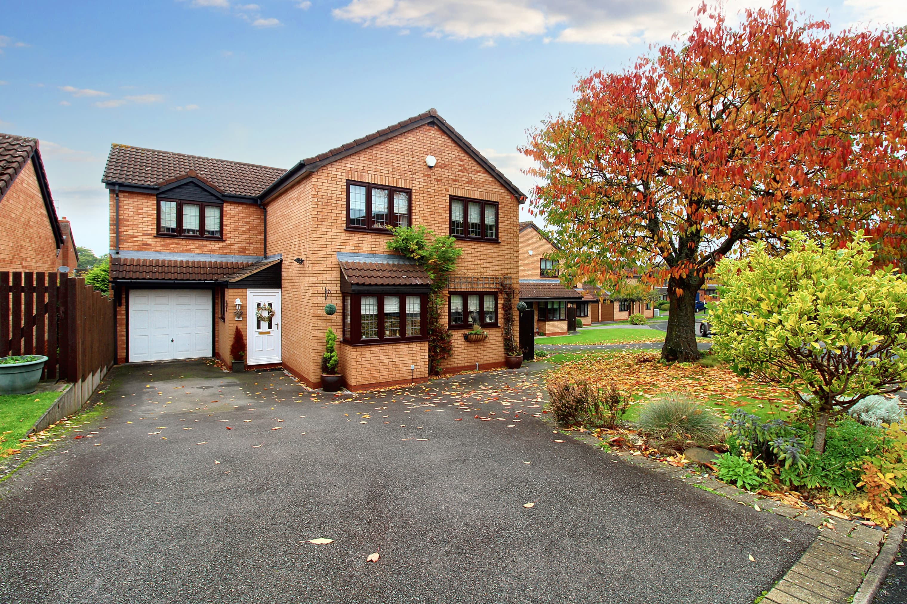Peregrine Drive, Coventry, CV5 - photo 1 of 36