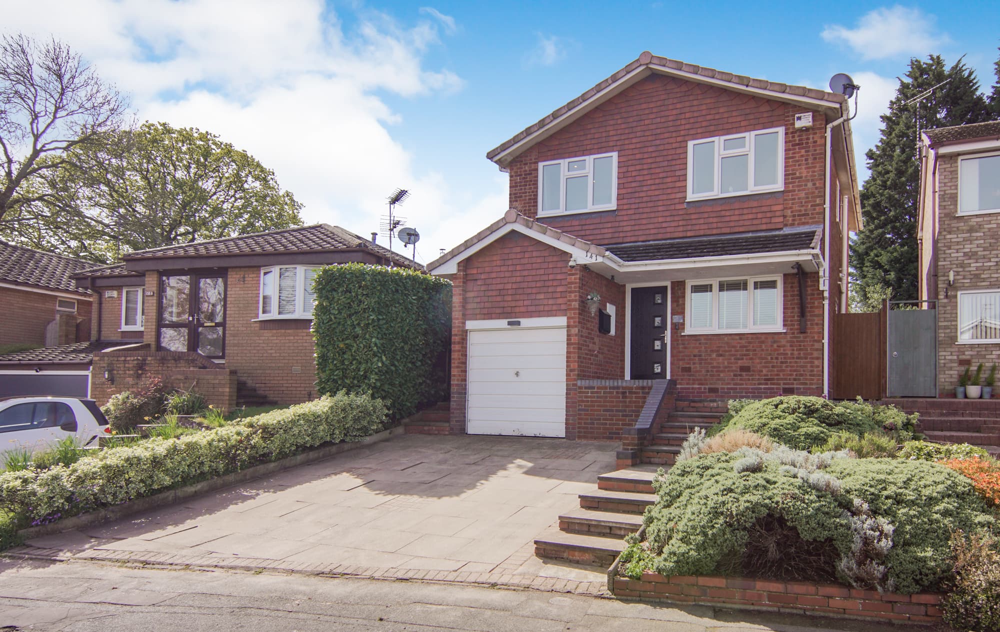Stonebury Avenue, Coventry, CV5 - photo 1 of 28