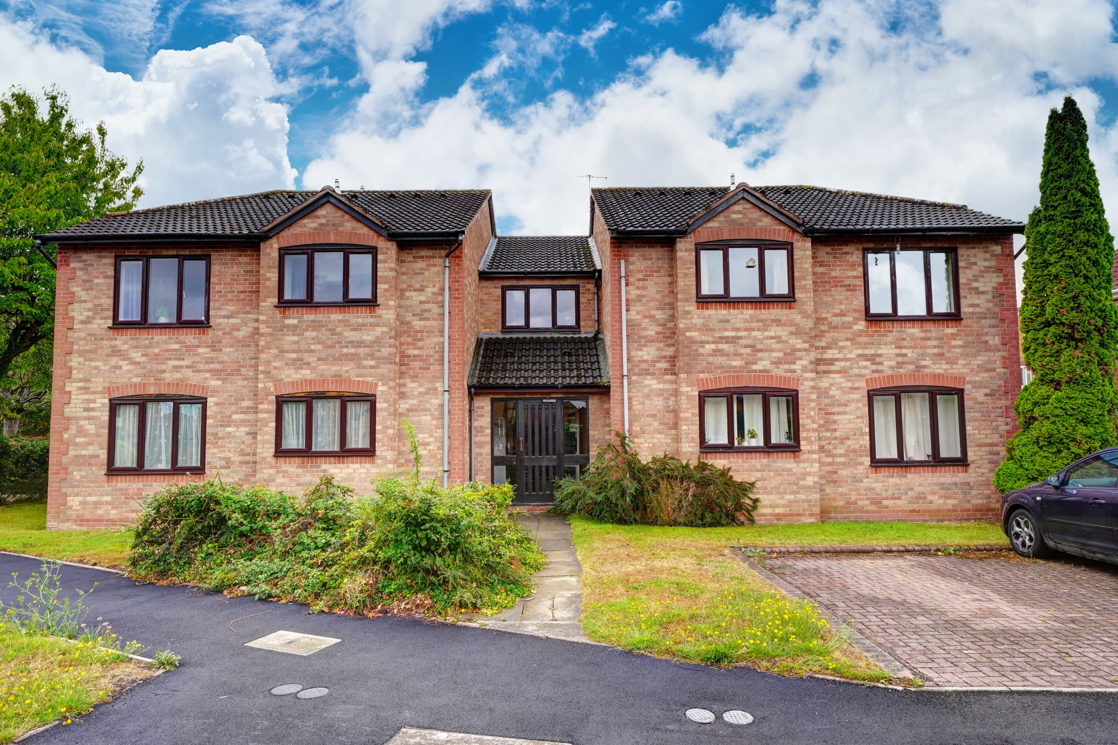 St. Philips Drive, Evesham, WR11 - photo 1 of 6