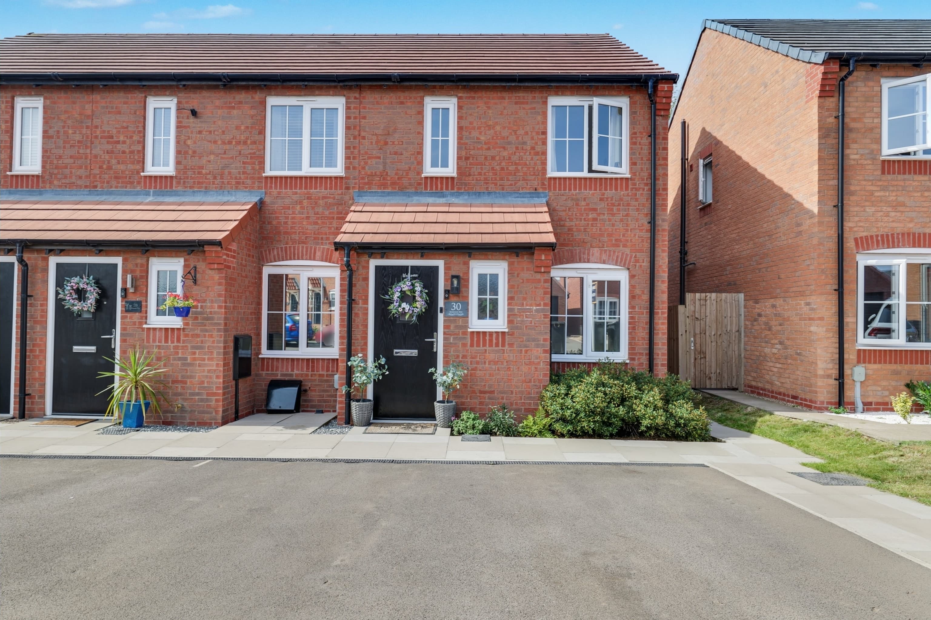 Romulus Way, Nuneaton, CV11 - photo 1 of 19