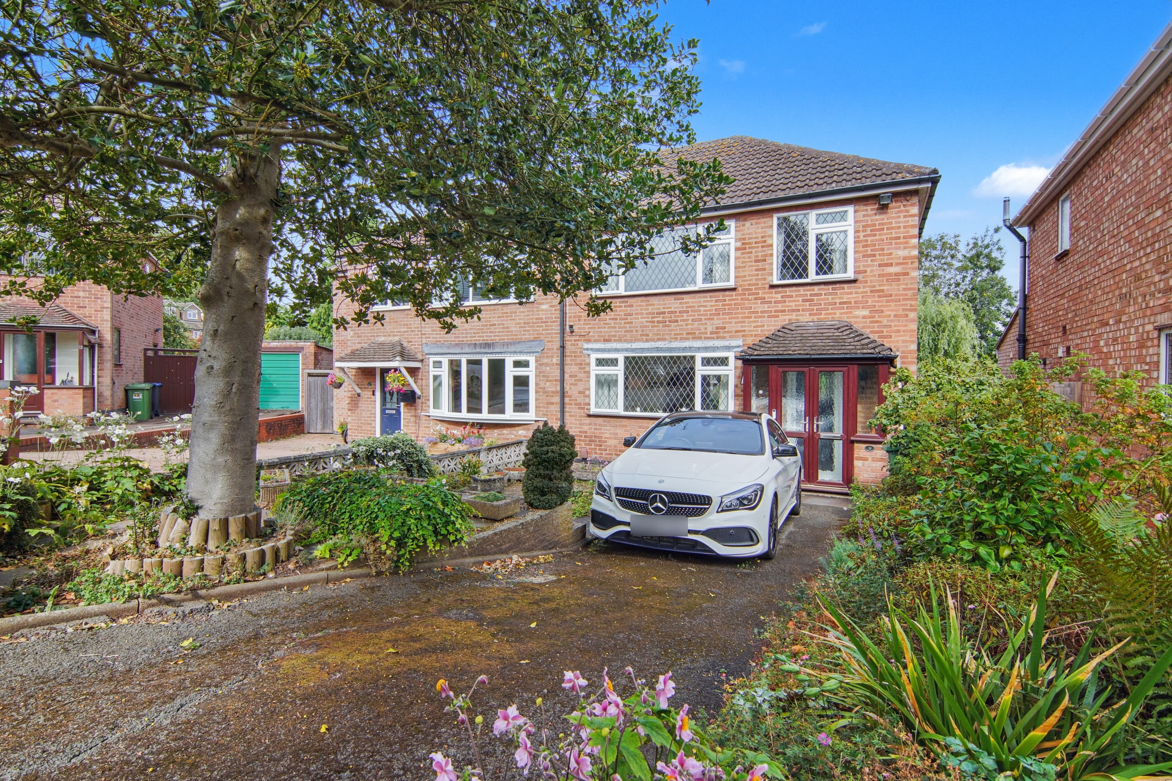 Leagh Close, Kenilworth, CV8 - photo 1 of 20