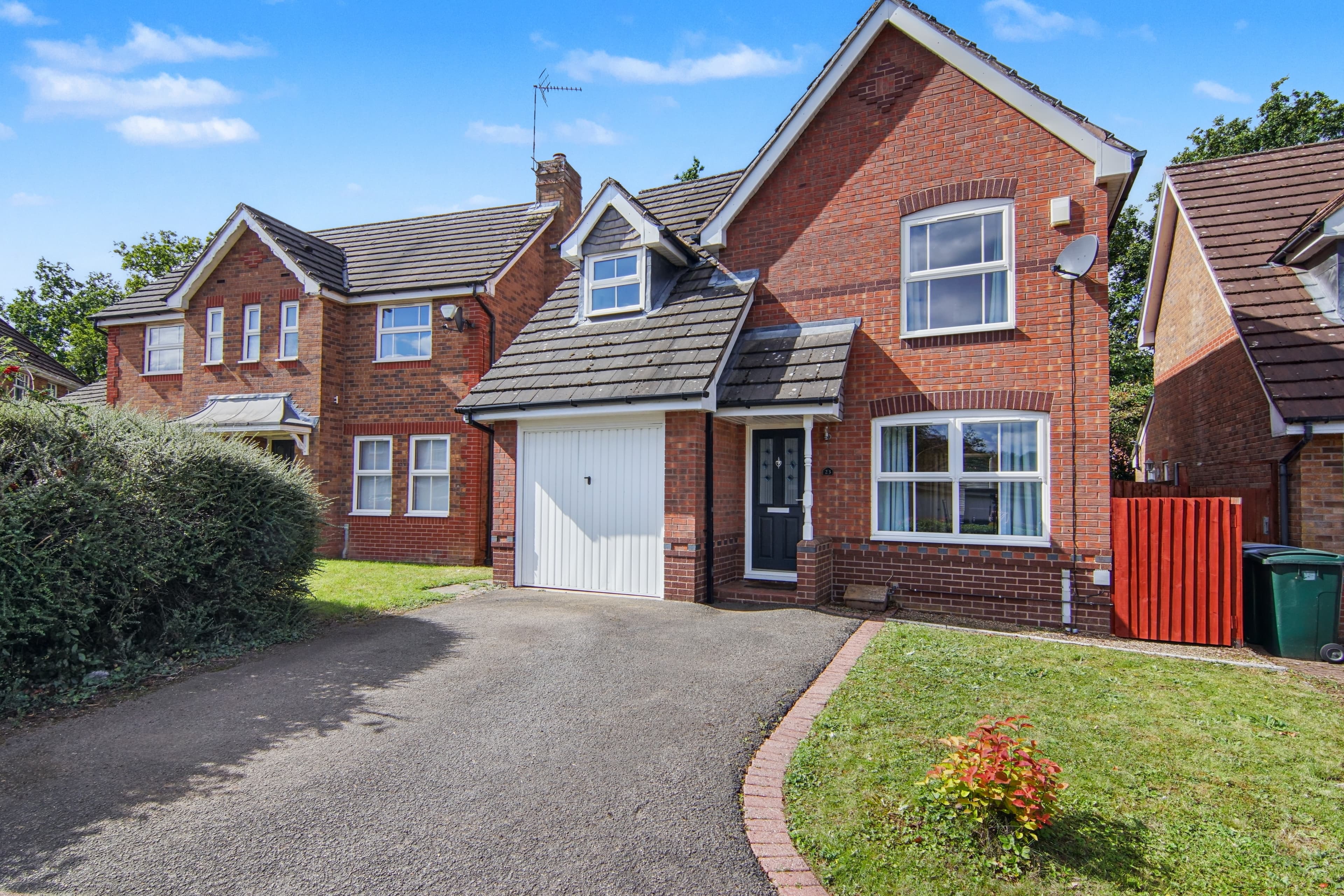 Oak Way, Coventry, CV4 - photo 1 of 20
