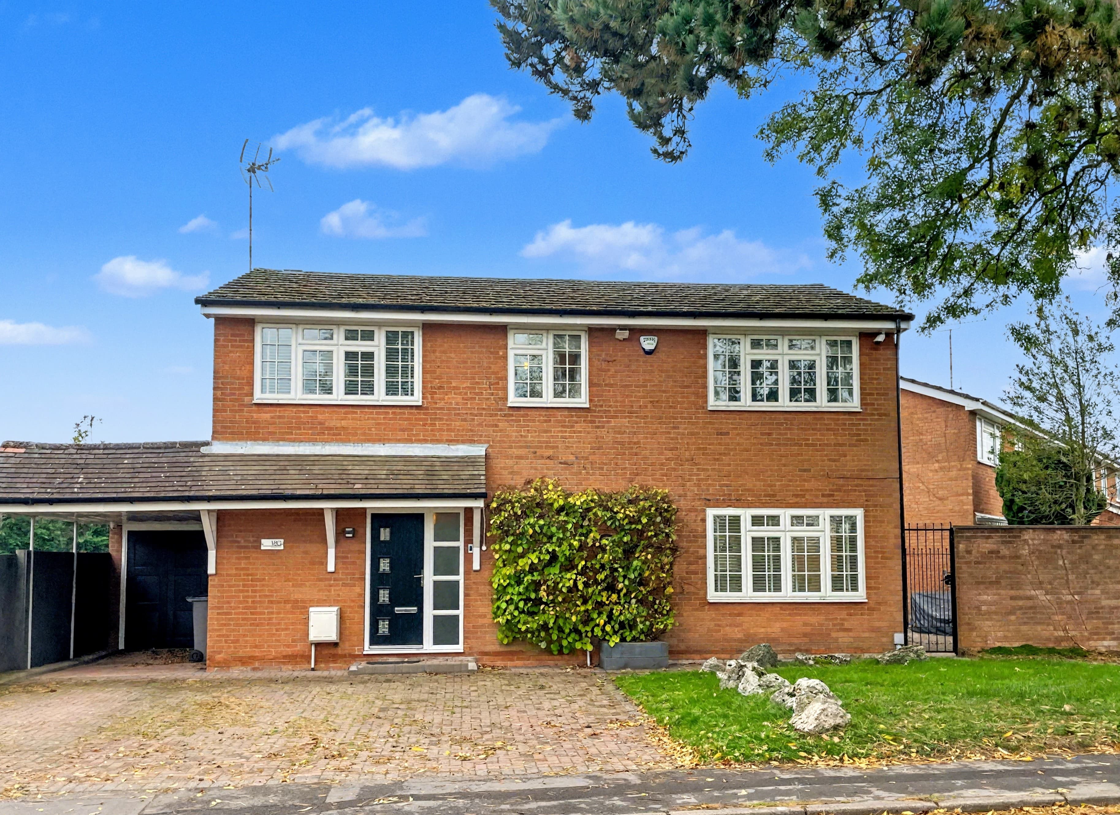 Duggins Lane, Coventry, CV4 - photo 1 of 24