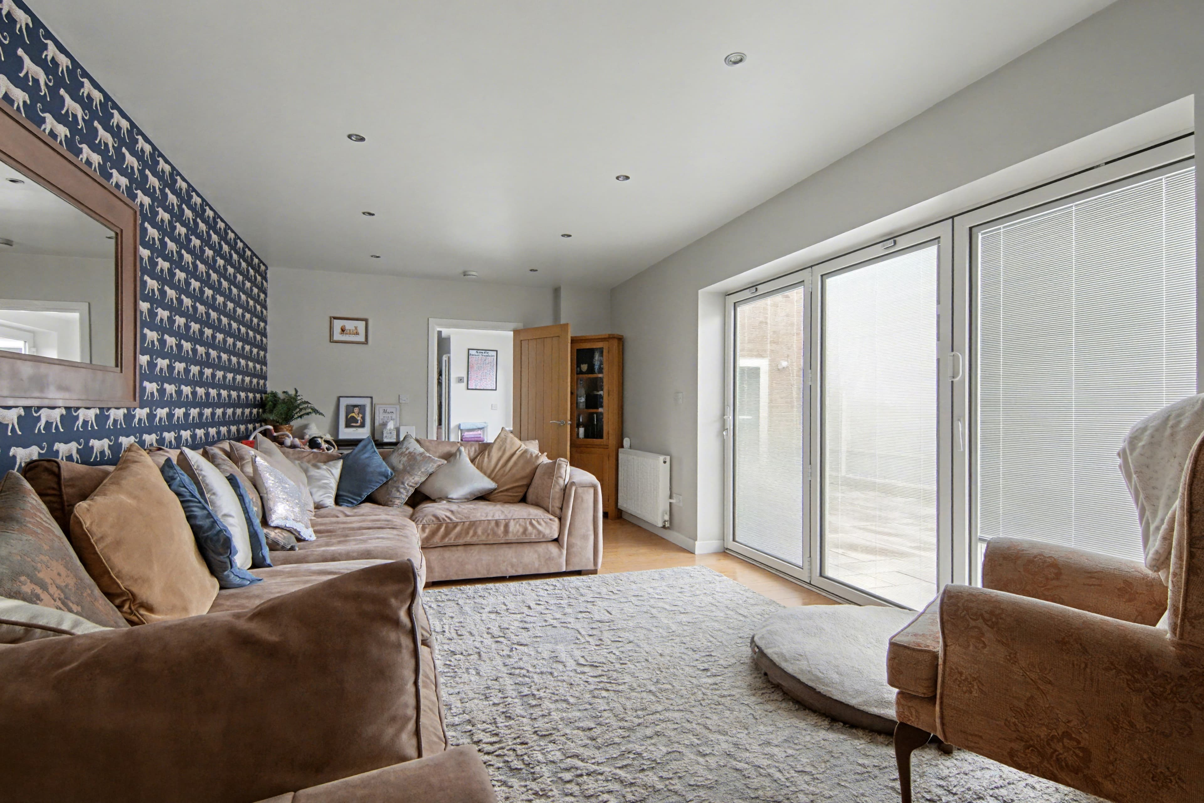 Drayton Crescent, Coventry, CV5 - photo 1 of 32