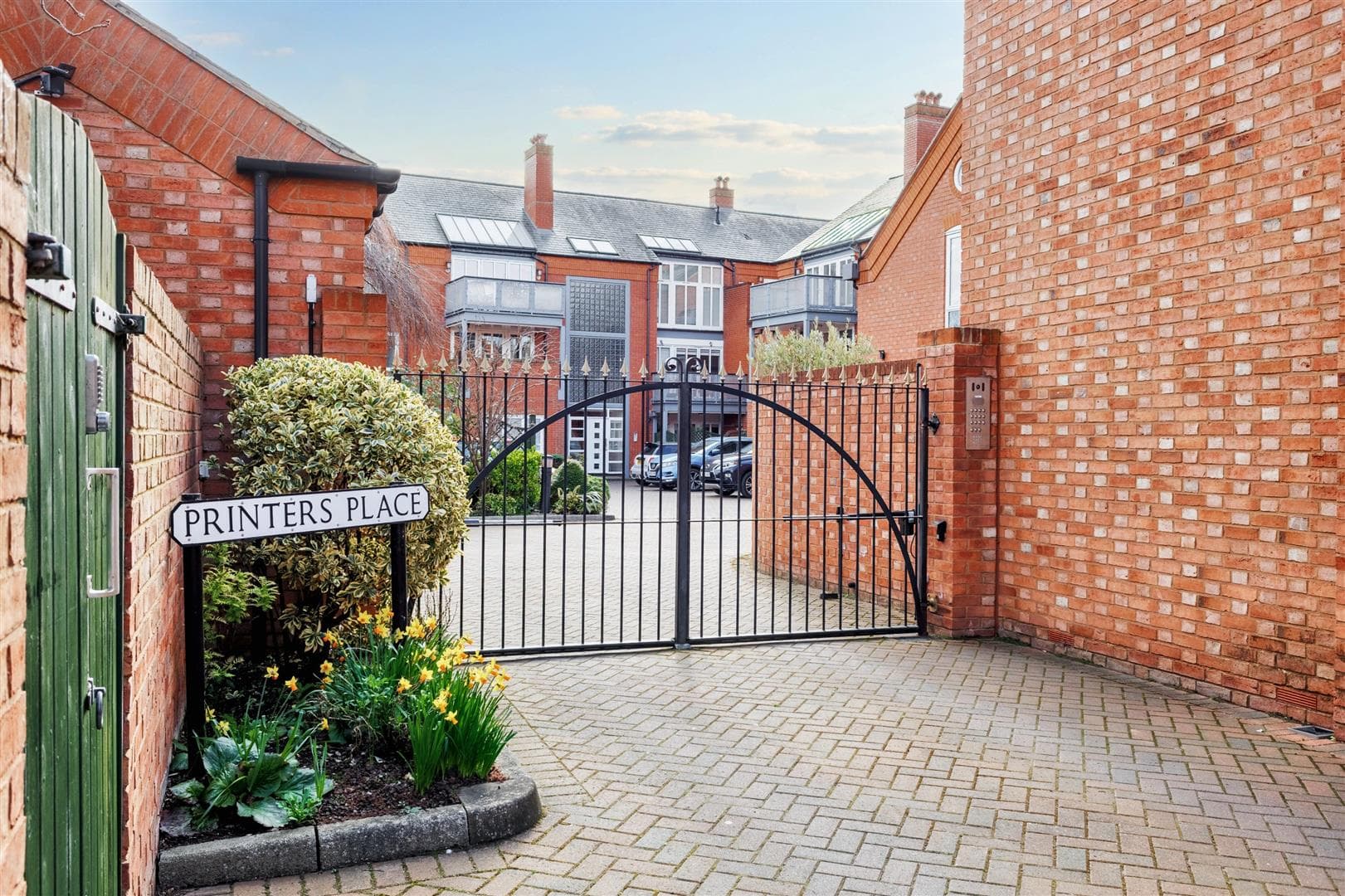 Mansell Street, Stratford-Upon-Avon, CV37 - photo 1 of 21
