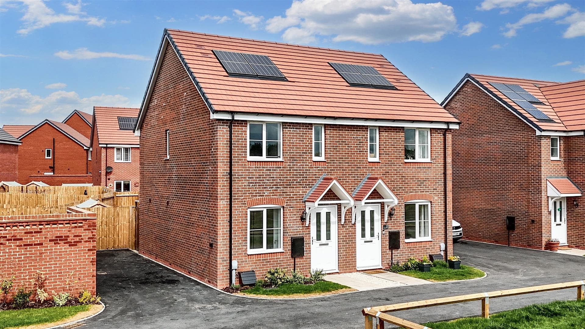 Elderberry Grove, Worcestershire, WR10 - photo 1 of 21