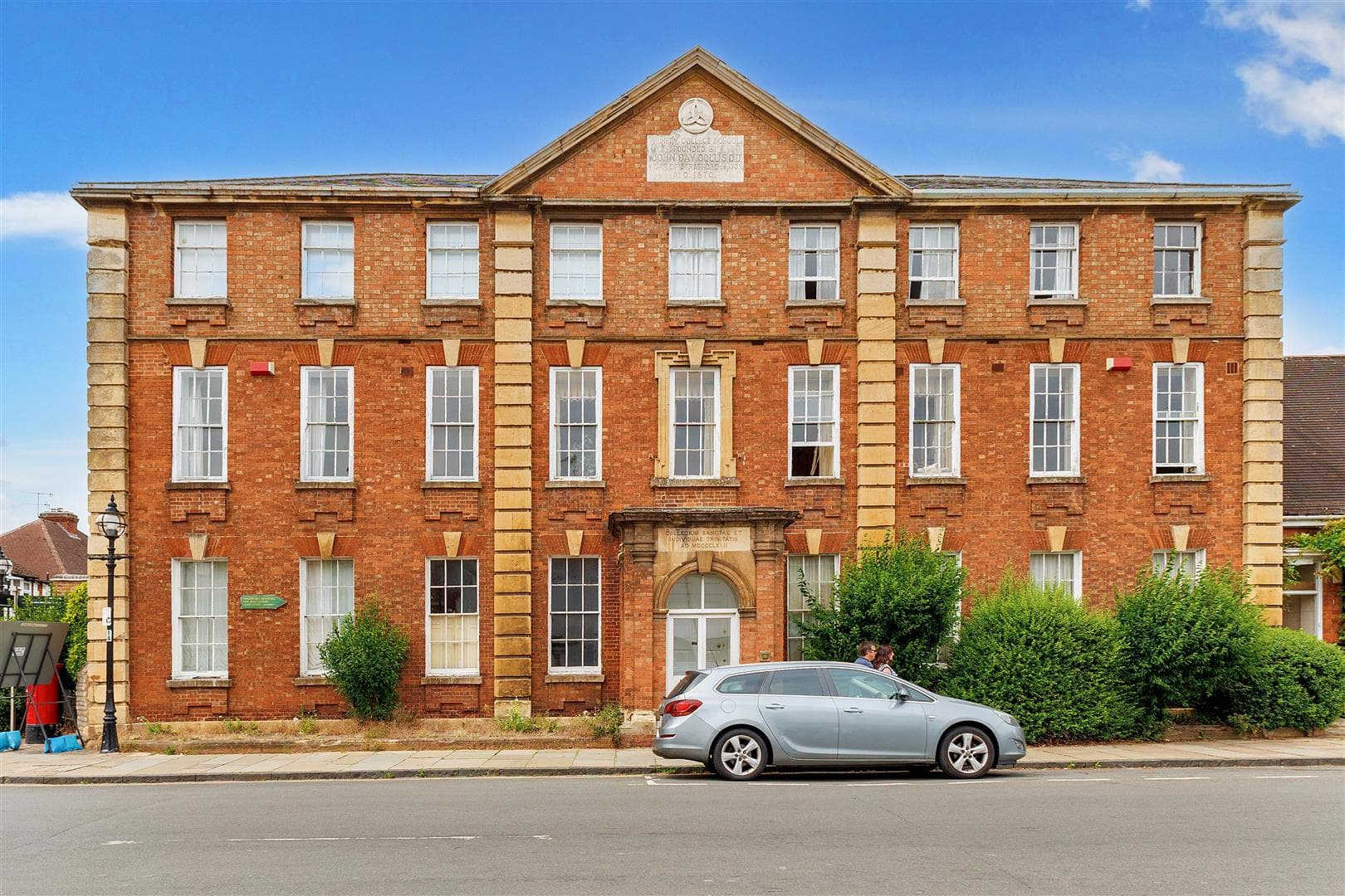 Trinity College, Church Street, Stratford-Upon-Avon, CV37 - photo 1 of 16