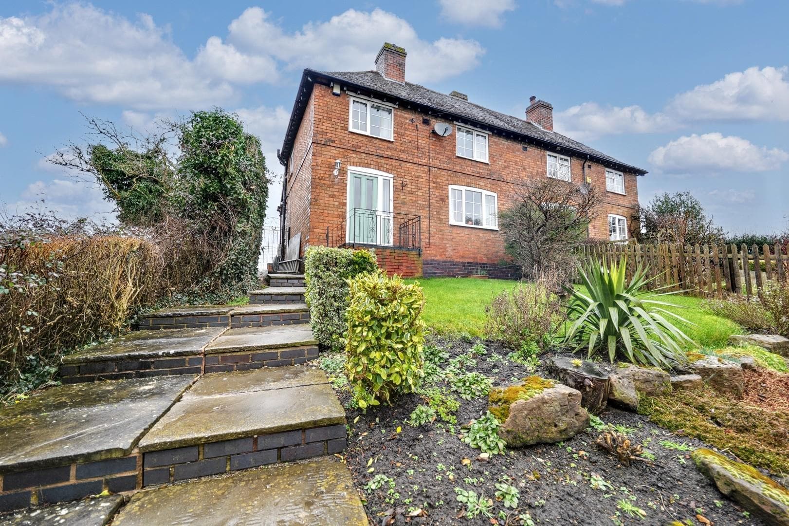 2 The Mount, Main Road, Ansty, Coventry, CV7 - photo 1 of 17
