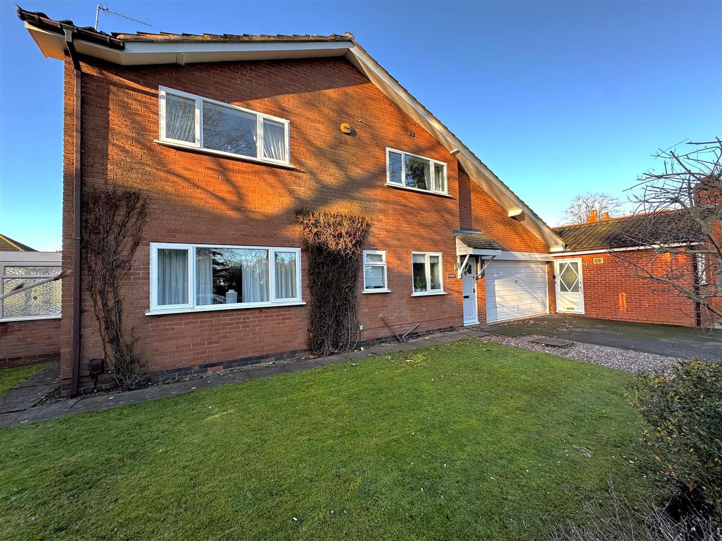 The Stables, Paddock Lane, Stratford-Upon-Avon, CV37 - photo 1 of 31
