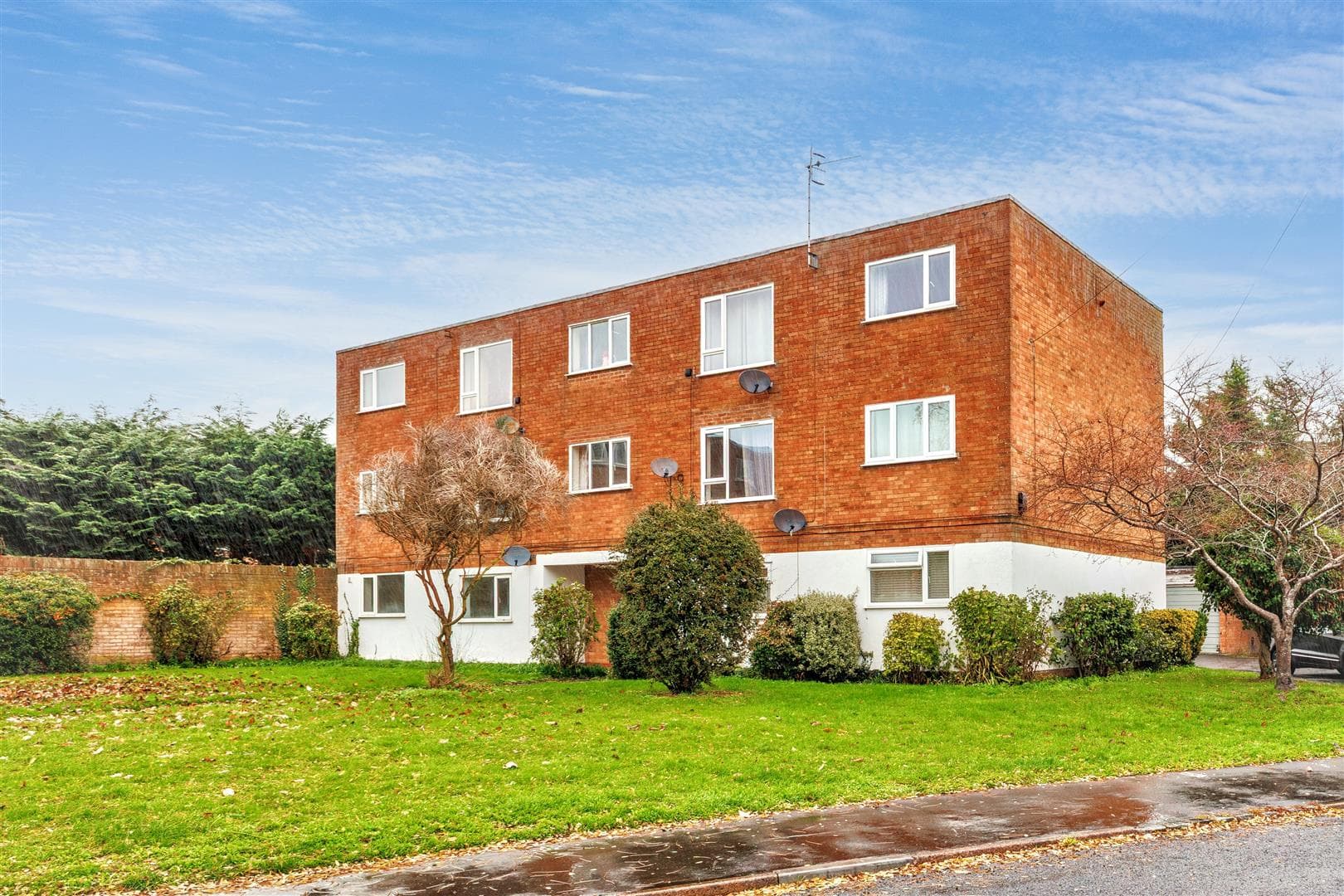 1 The Flats, Farleigh Road, Pershore, WR10 - photo 1 of 21
