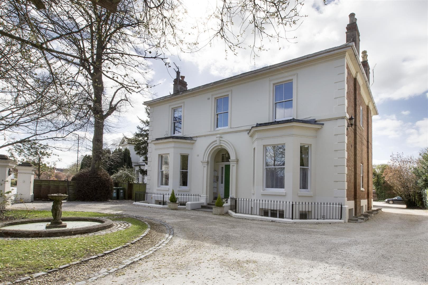 Ravensgate House, Willes Road, Leamington Spa, CV31 - photo 1 of 10