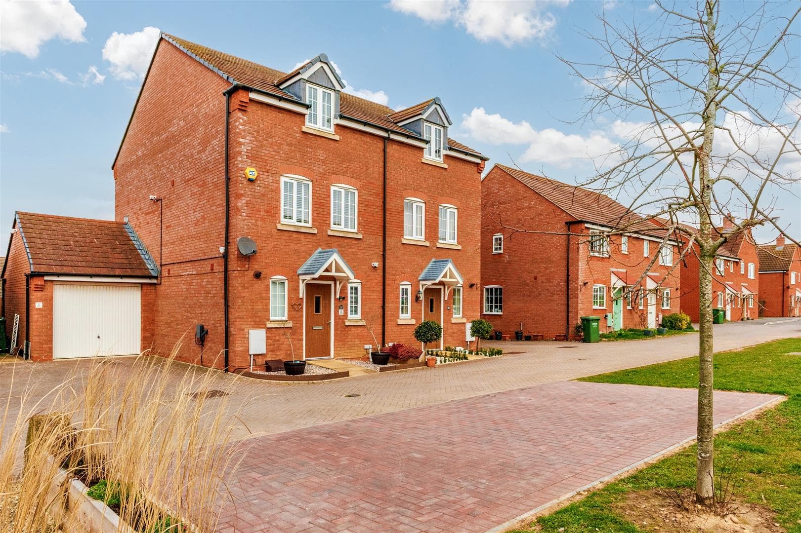 Beauty Bank, Evesham, WR11 - photo 1 of 20