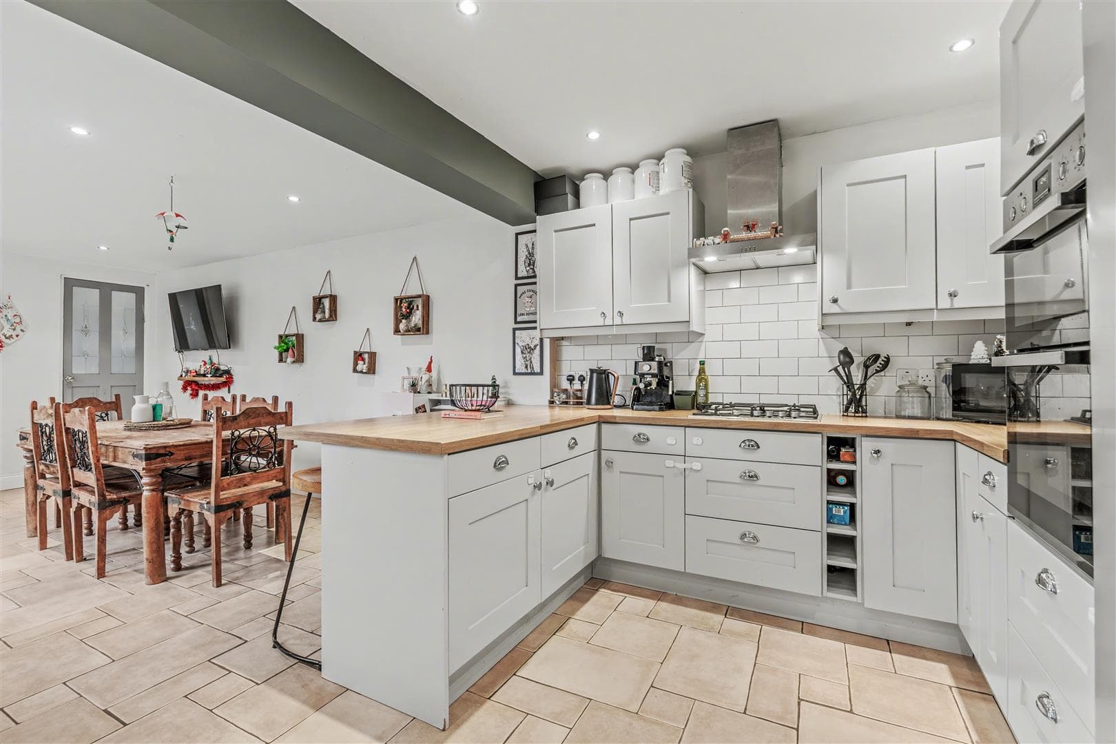 Church Road, Newbold On Stour, Stratford-Upon-Avon, CV37 - photo 1 of 21