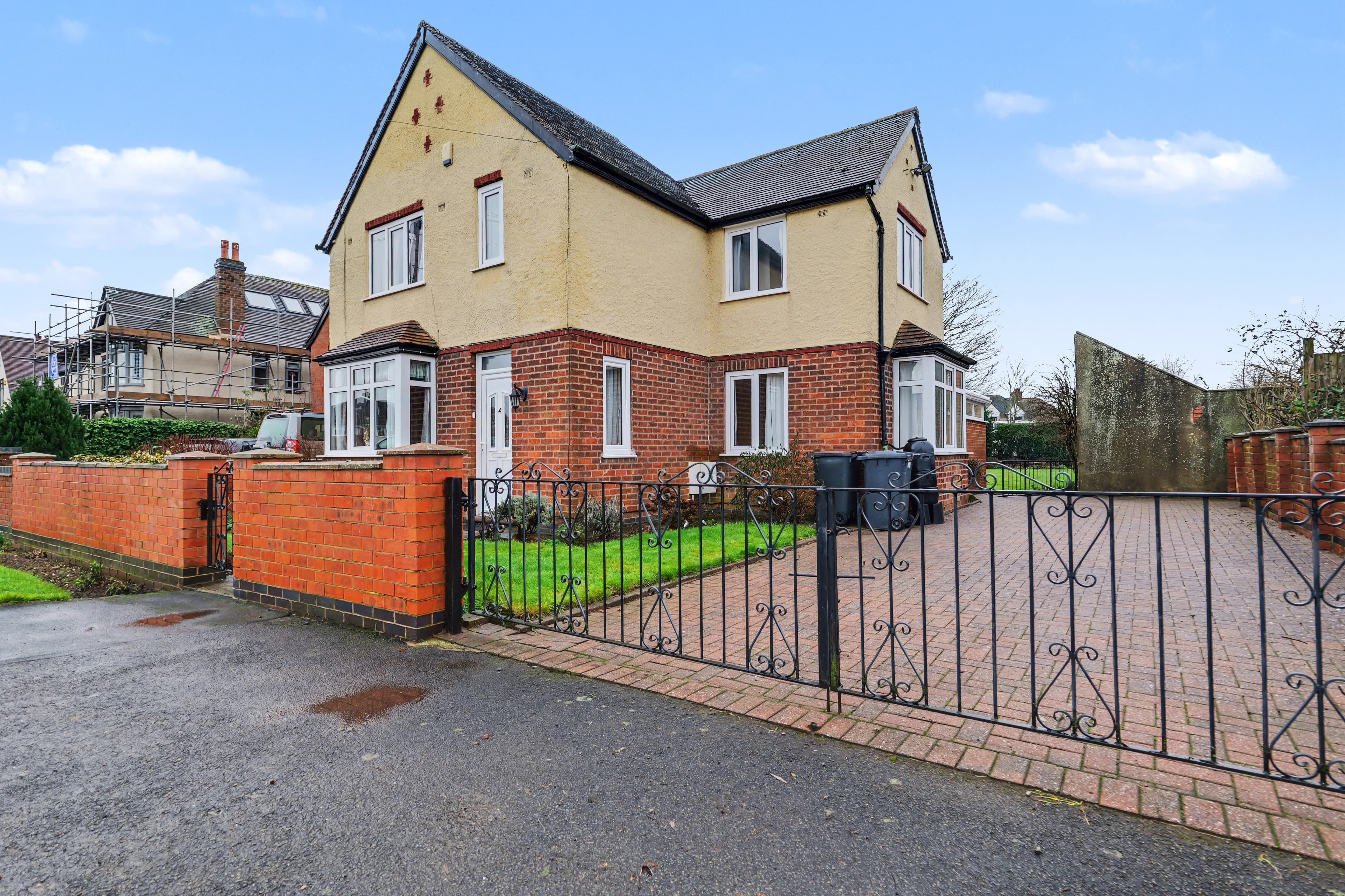 Rugby Road, Bulkington, Bedworth, CV12 - photo 1 of 26