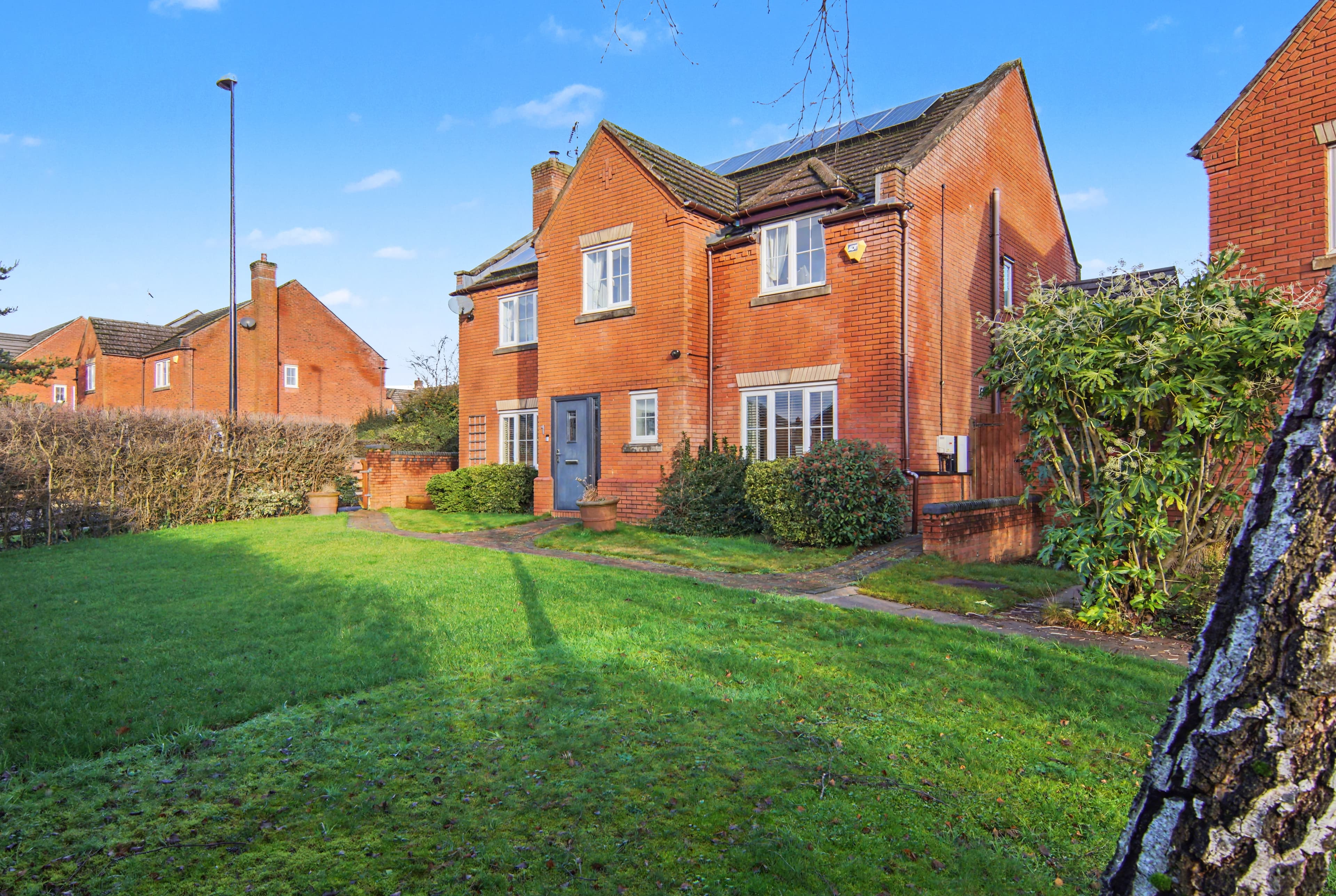 Ten Shilling Drive, Coventry, CV4 - photo 1 of 36