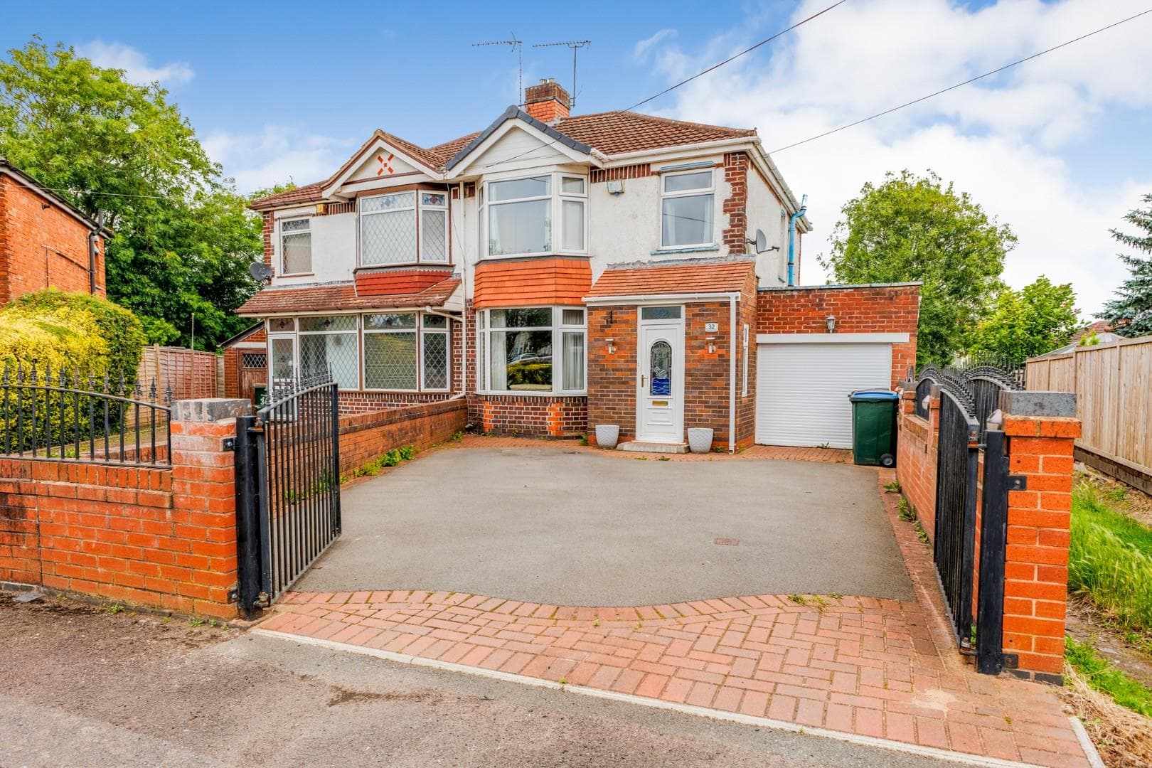 Clovelly Road, Coventry, CV2 - photo 1 of 14