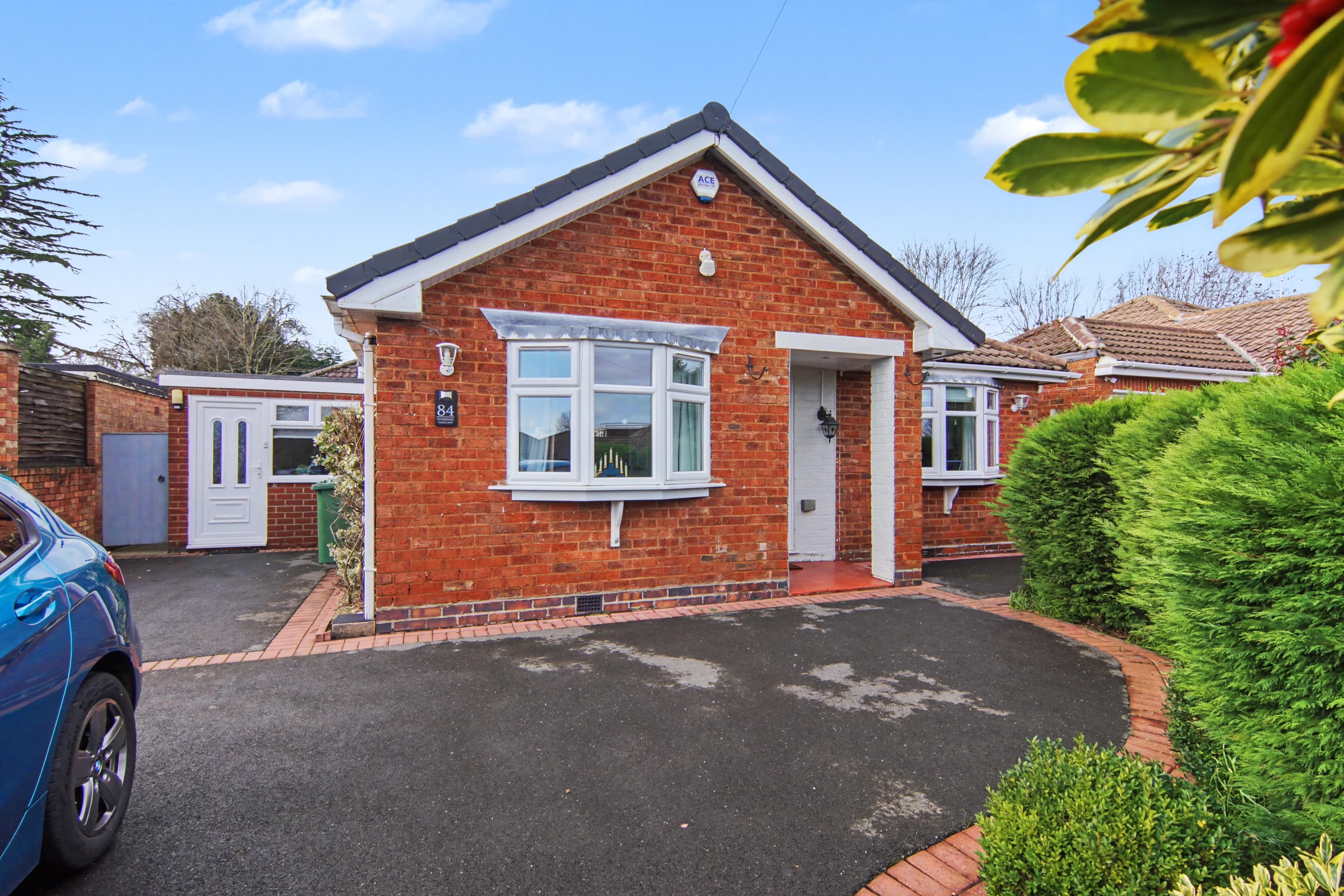 Stonewell Crescent, Nuneaton, CV11 - photo 1 of 23