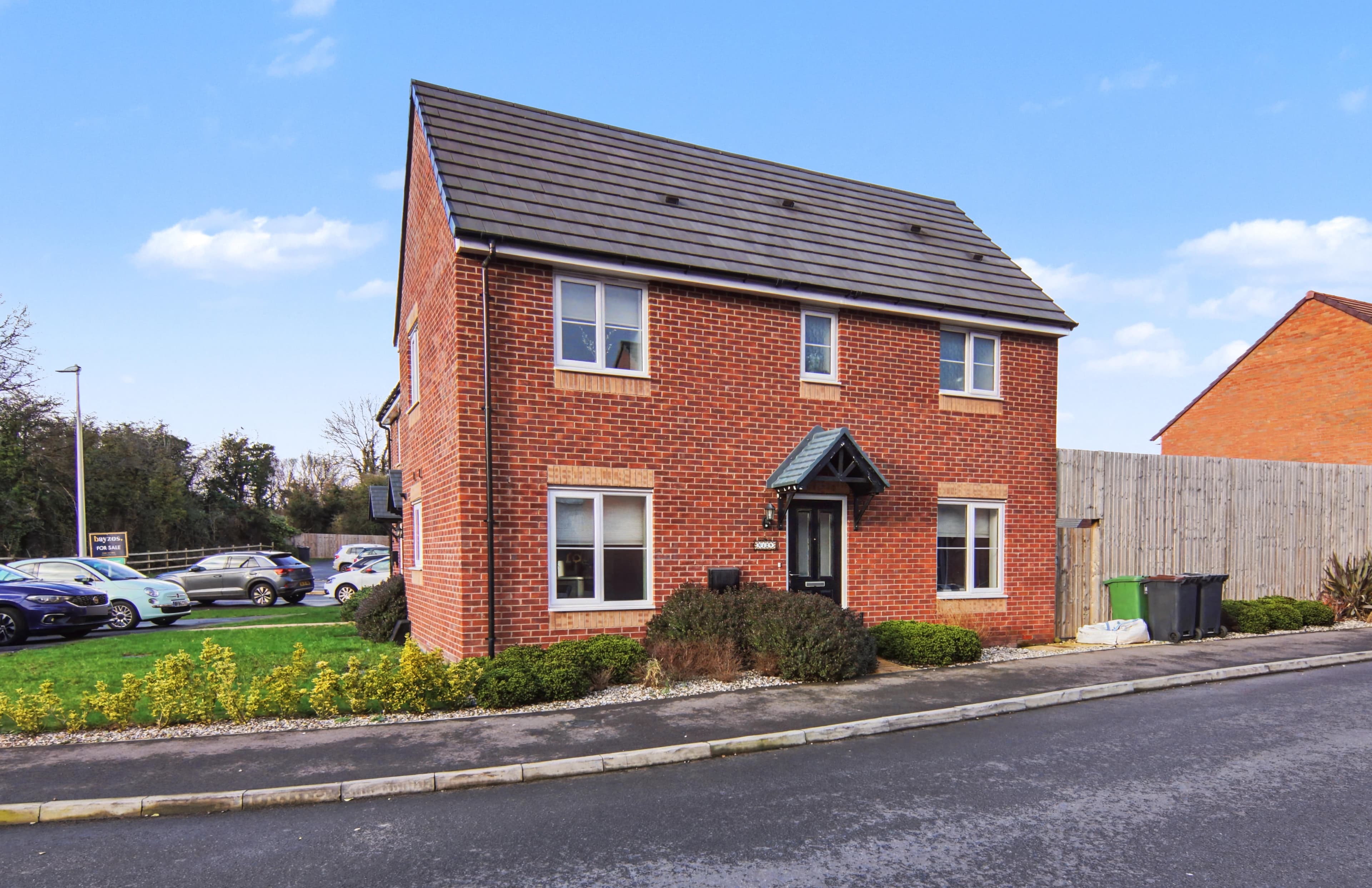 Smarts Road, Bedworth, CV12 - photo 1 of 23