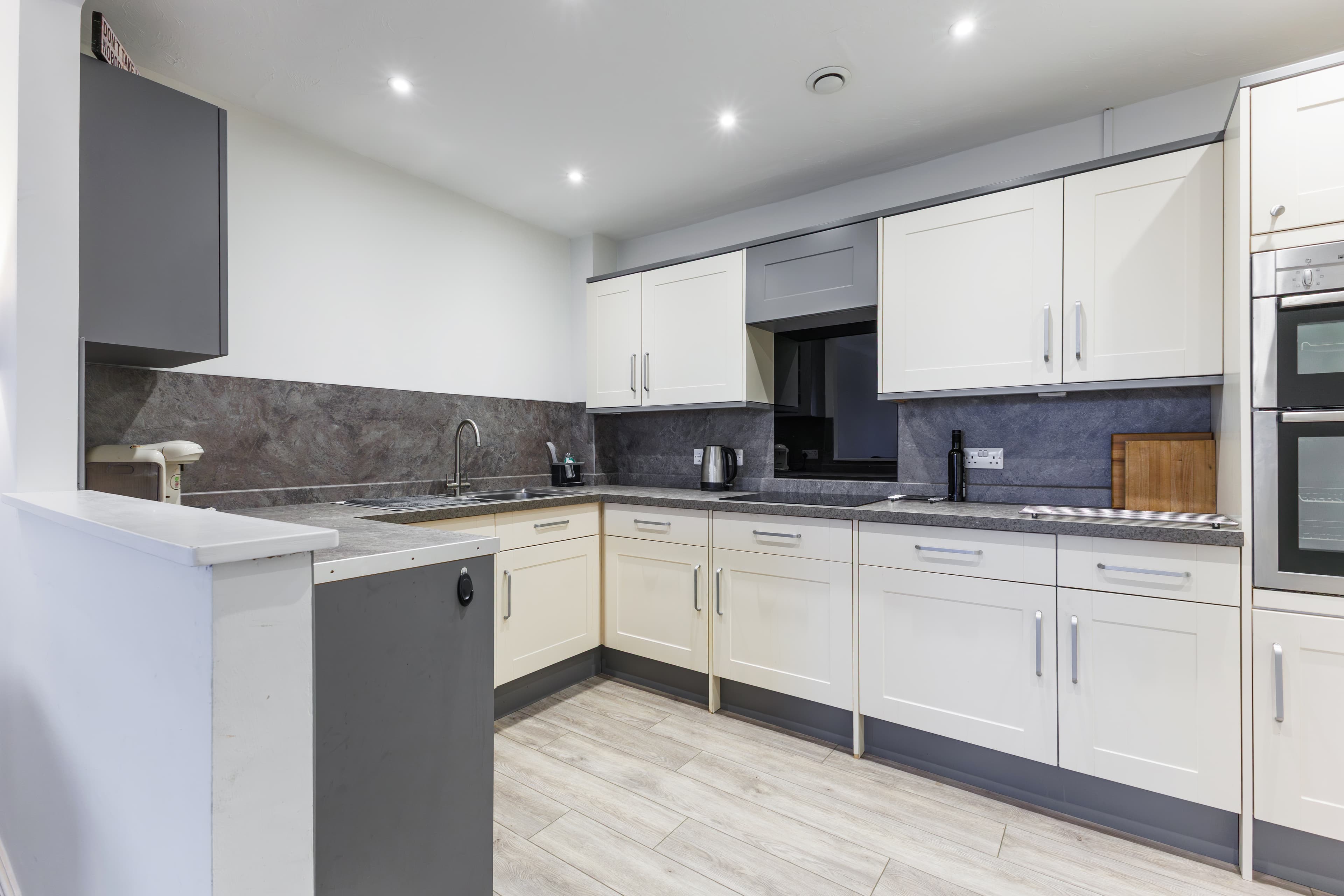Oakfield House, Binswood Avenue, Leamington Spa, CV32 - photo 1 of 21