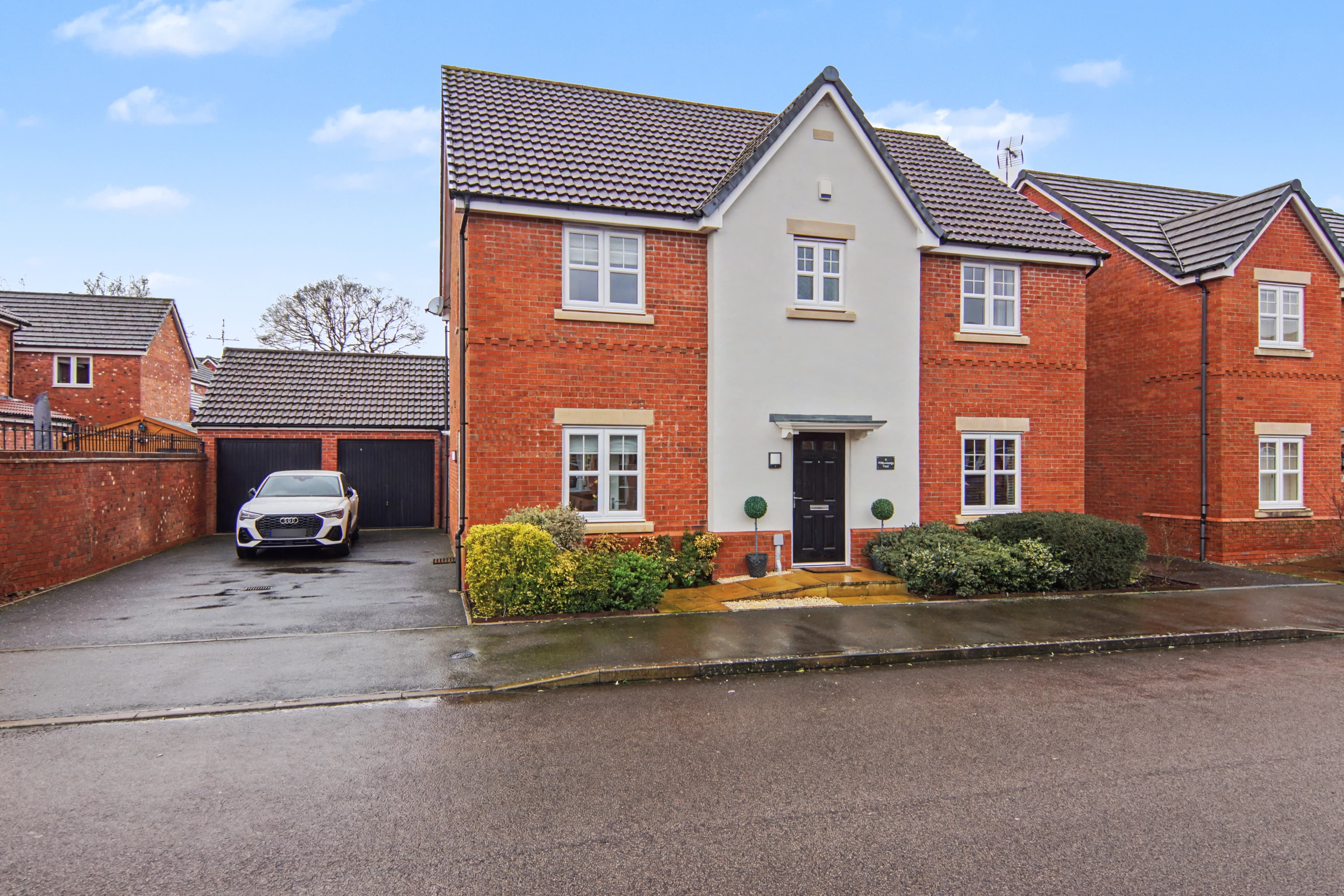 Williamsbridge Road, Coventry, CV4 - photo 1 of 29
