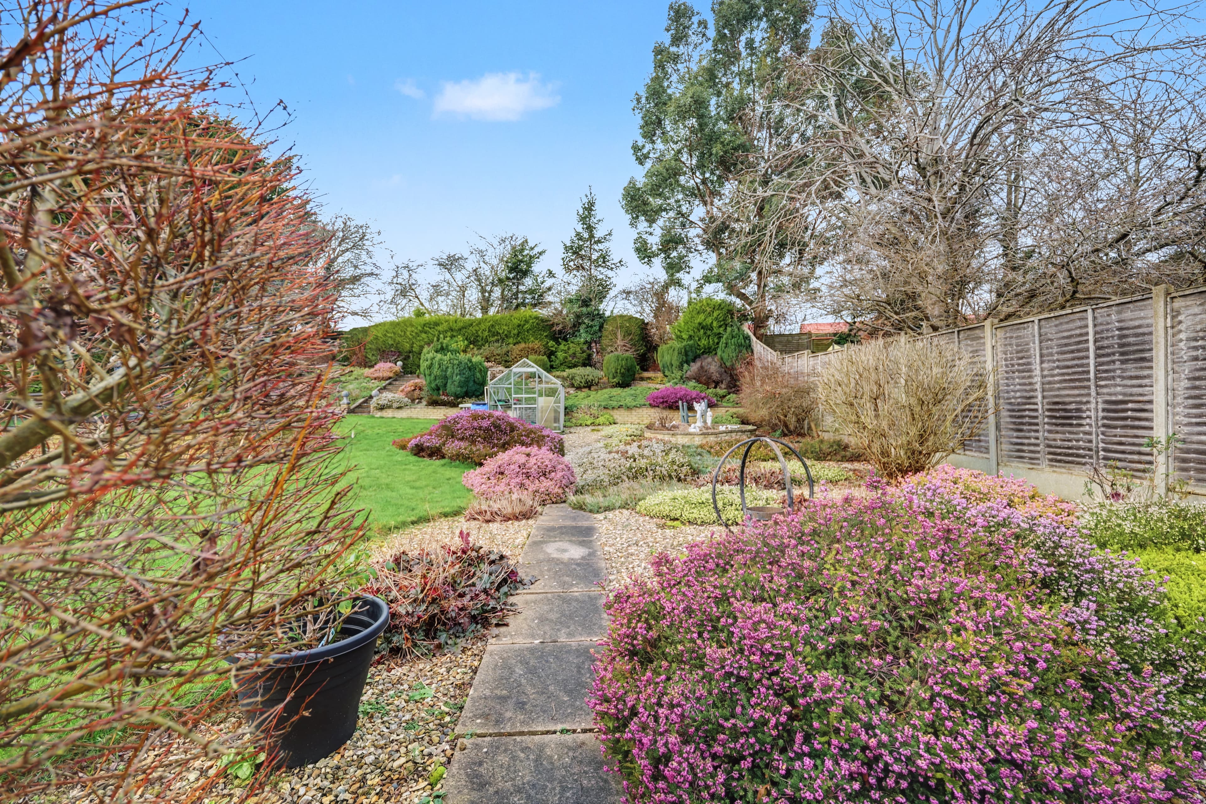 Westmorland Drive, Desborough, Kettering, NN14 - photo 1 of 35