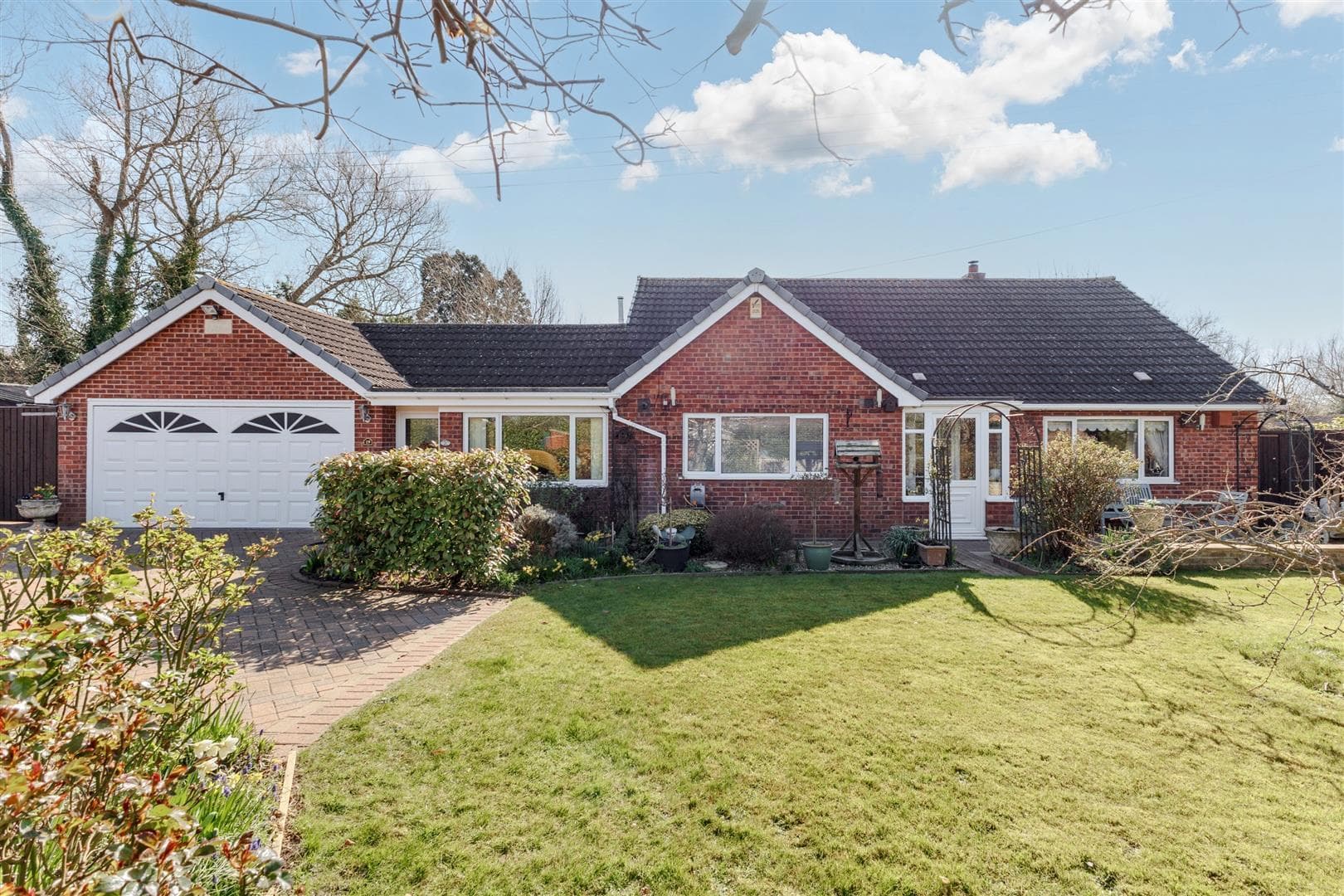 Stratford Road, Honeybourne, Evesham, WR11 - photo 1 of 33