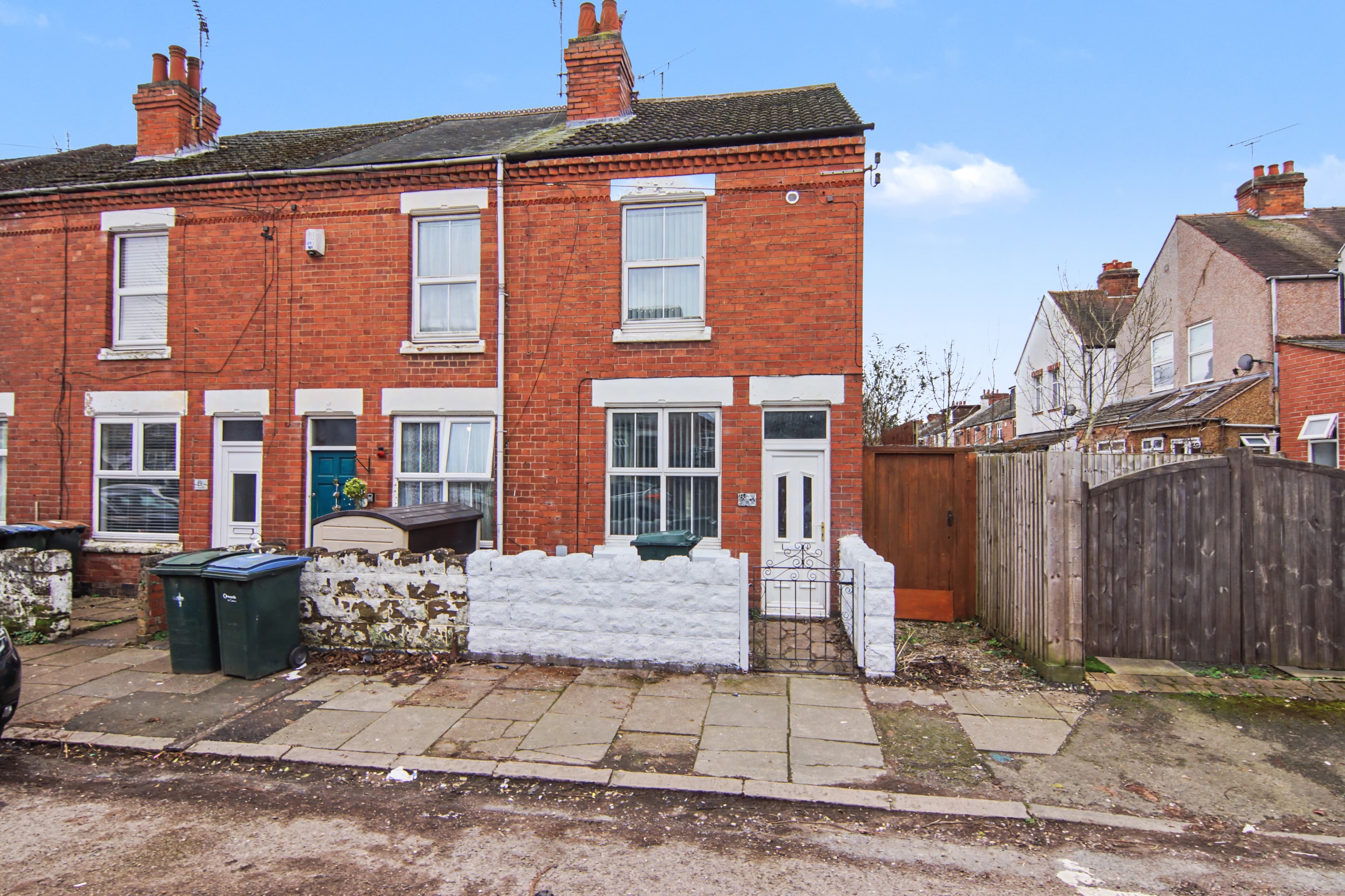 Dronfield Road, Coventry, CV2 - photo 1 of 15