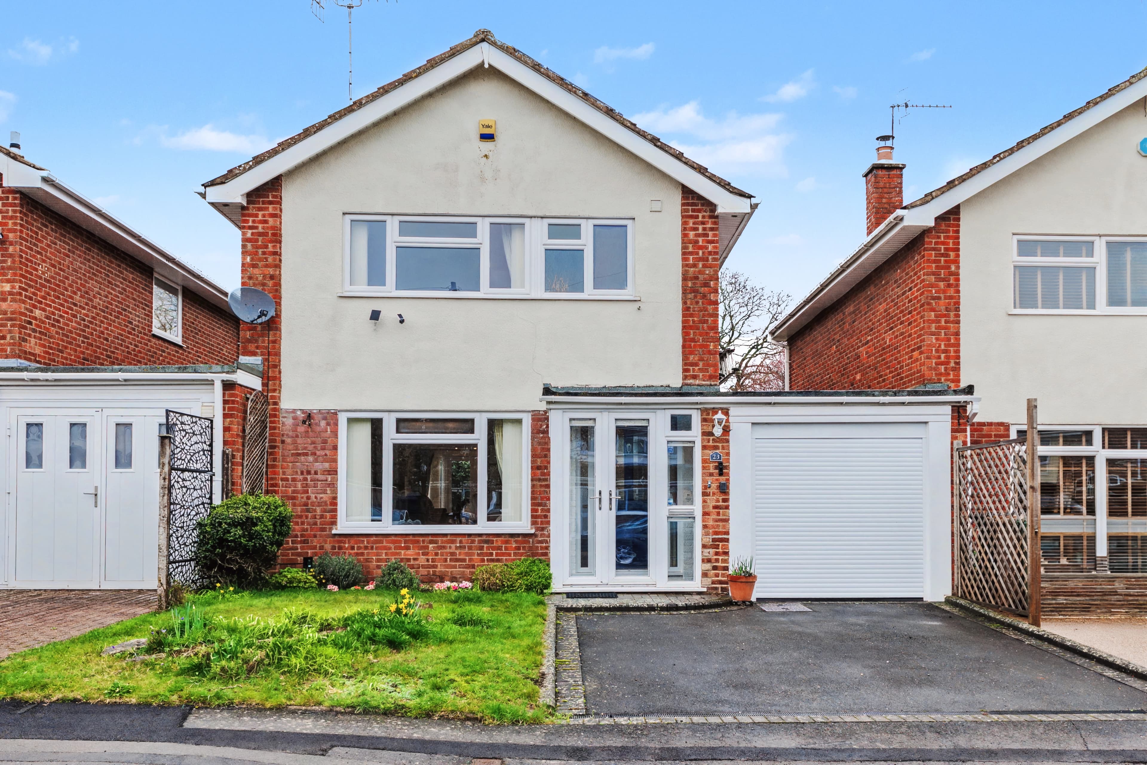 Paddock Close, Pershore, WR10 - photo 1 of 26