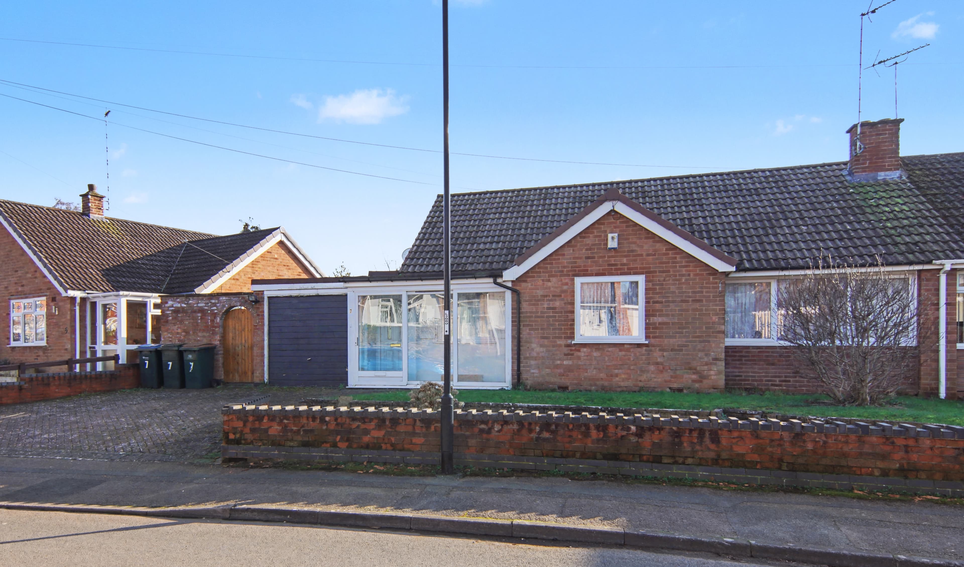 Drayton Crescent, Coventry, CV5 - photo 1 of 19