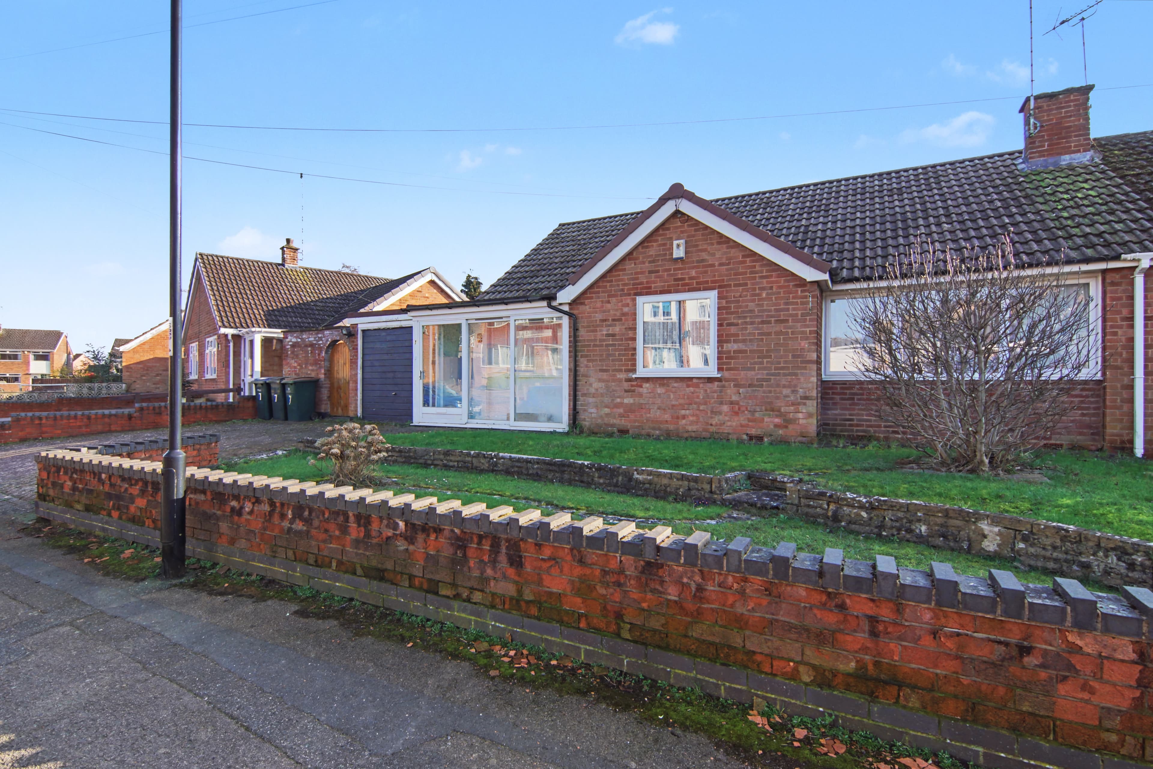 Drayton Crescent, Coventry, CV5 - photo 1 of 19