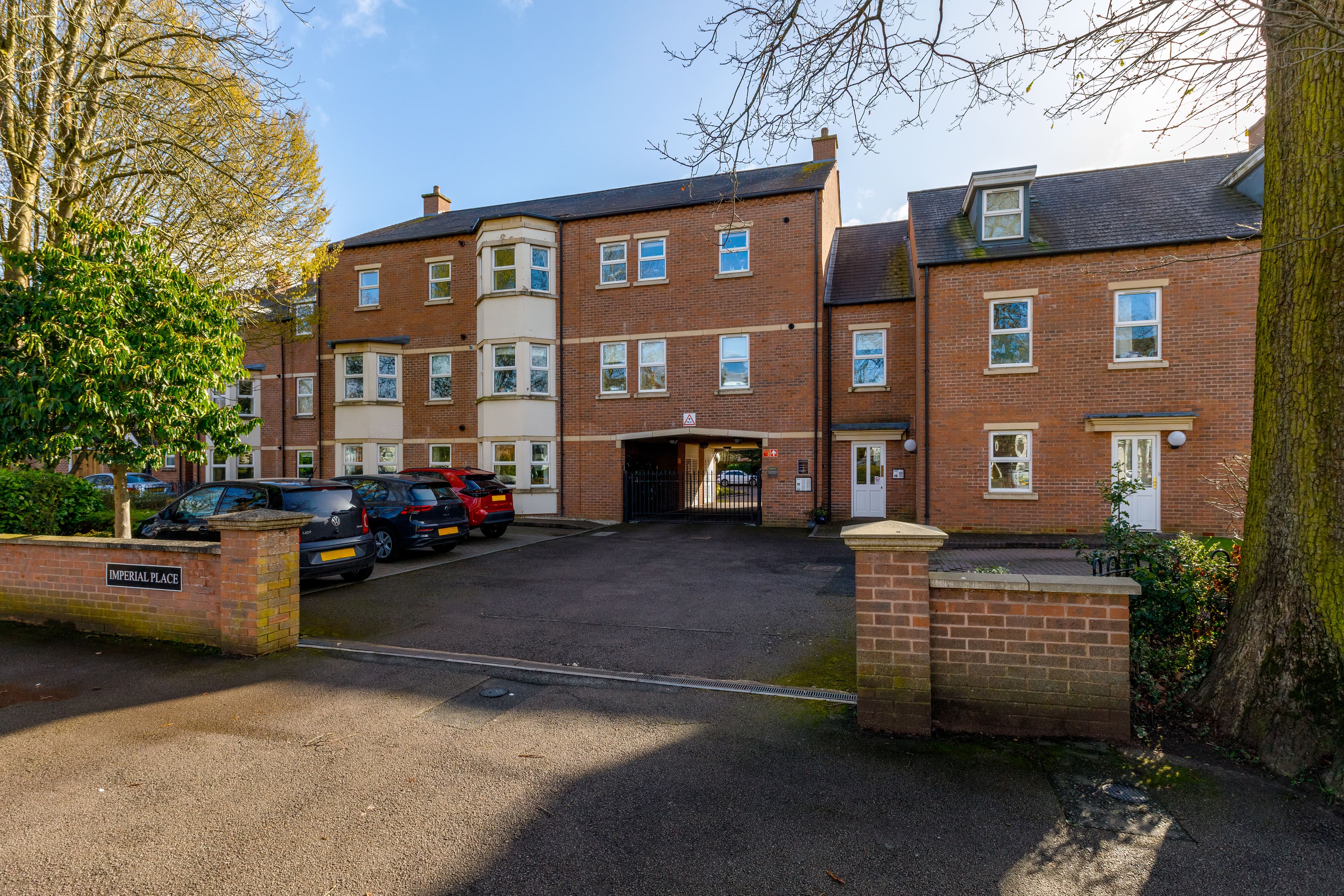 7 Imperial Place, Lillington Road, Leamington Spa, CV32 - photo 1 of 22