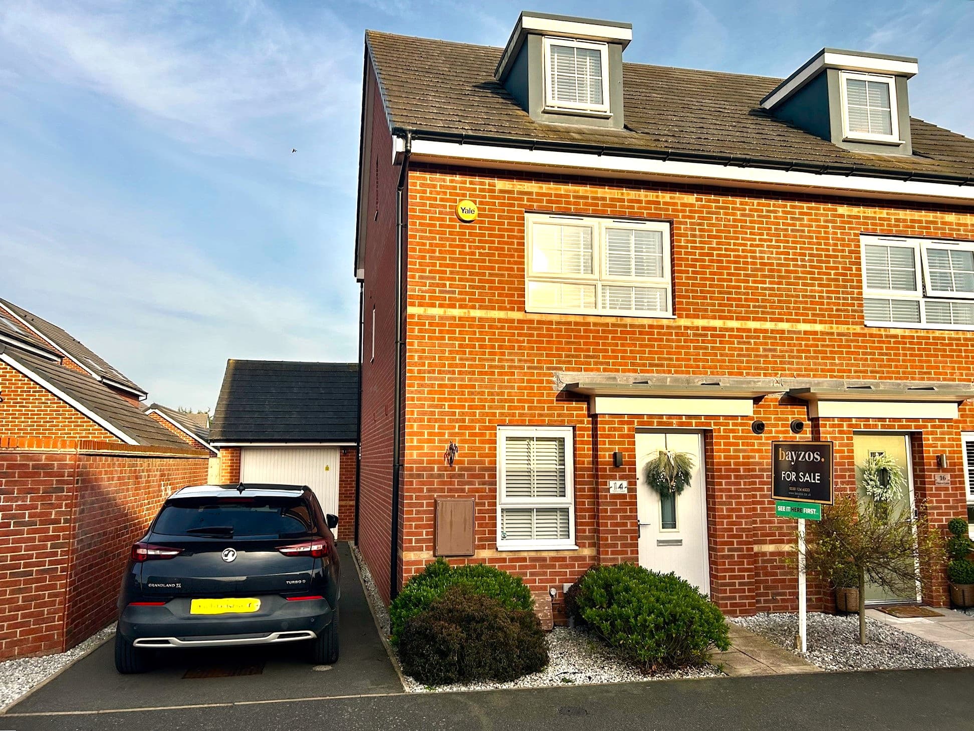 Fleece Lane, Nuneaton, CV11 - photo 1 of 27