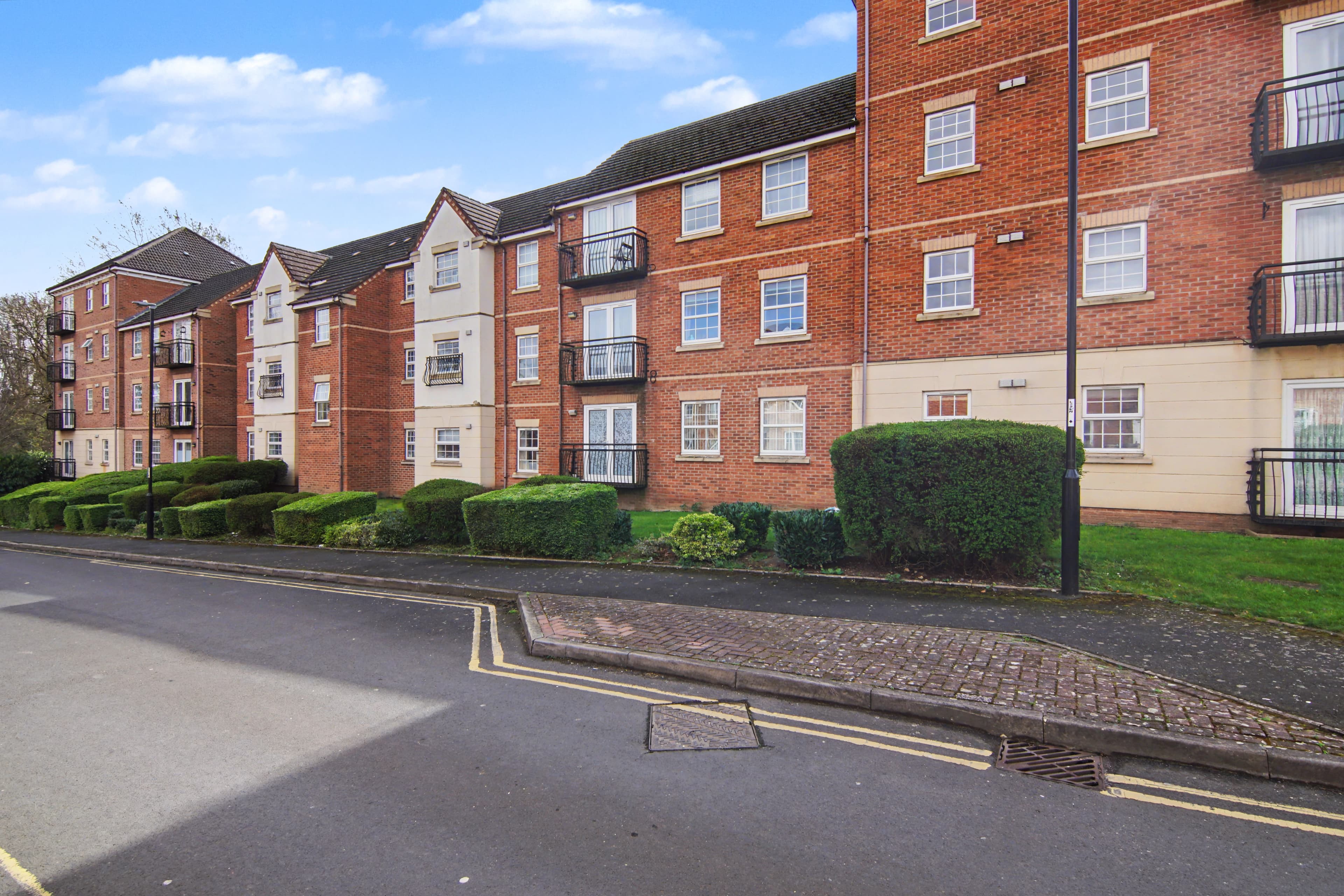 Pipkin Court, Coventry, CV1 - photo 1 of 12