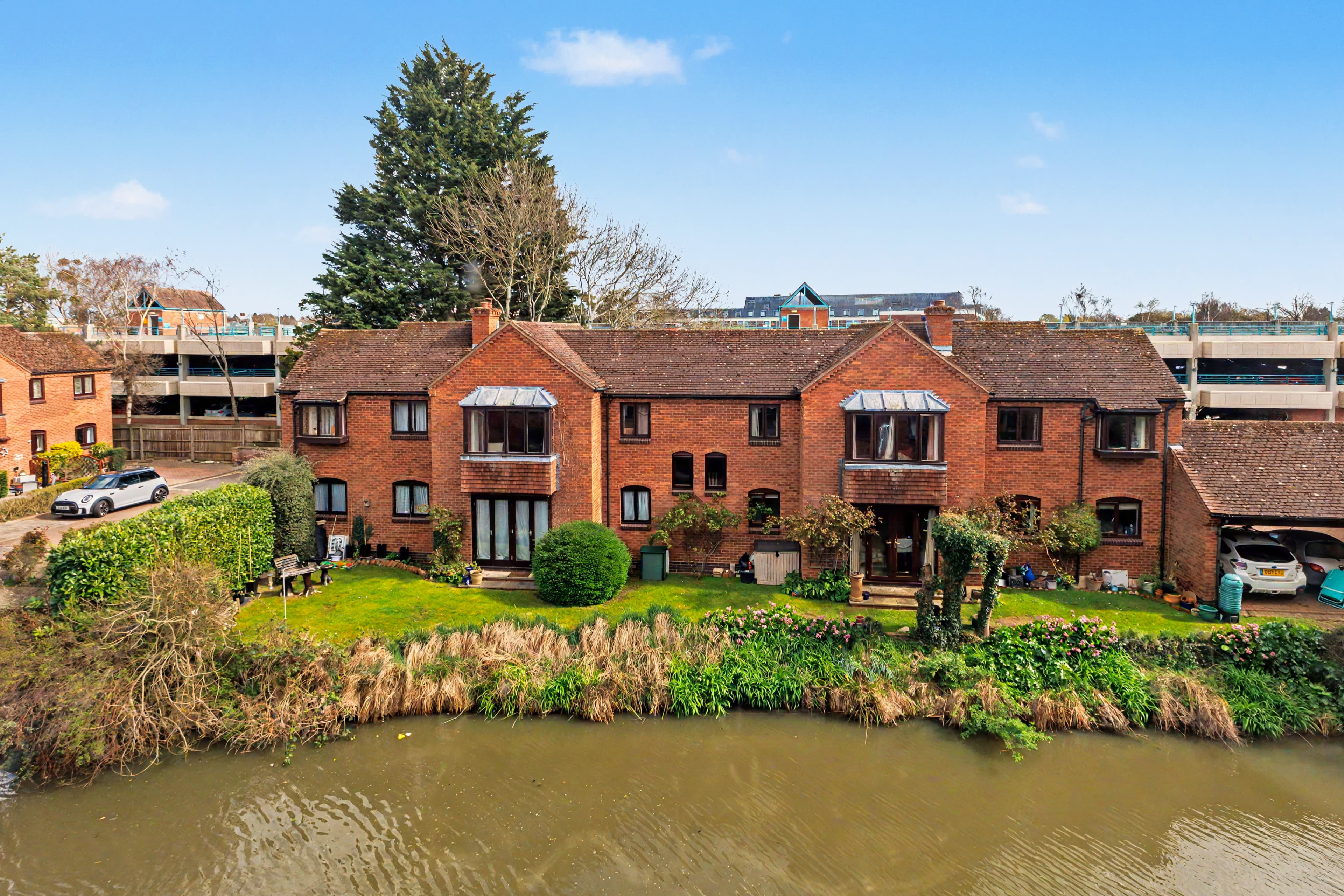 23 Bridgefoot Quay, Warwick Road, Stratford-Upon-Avon, CV37 - photo 1 of 19