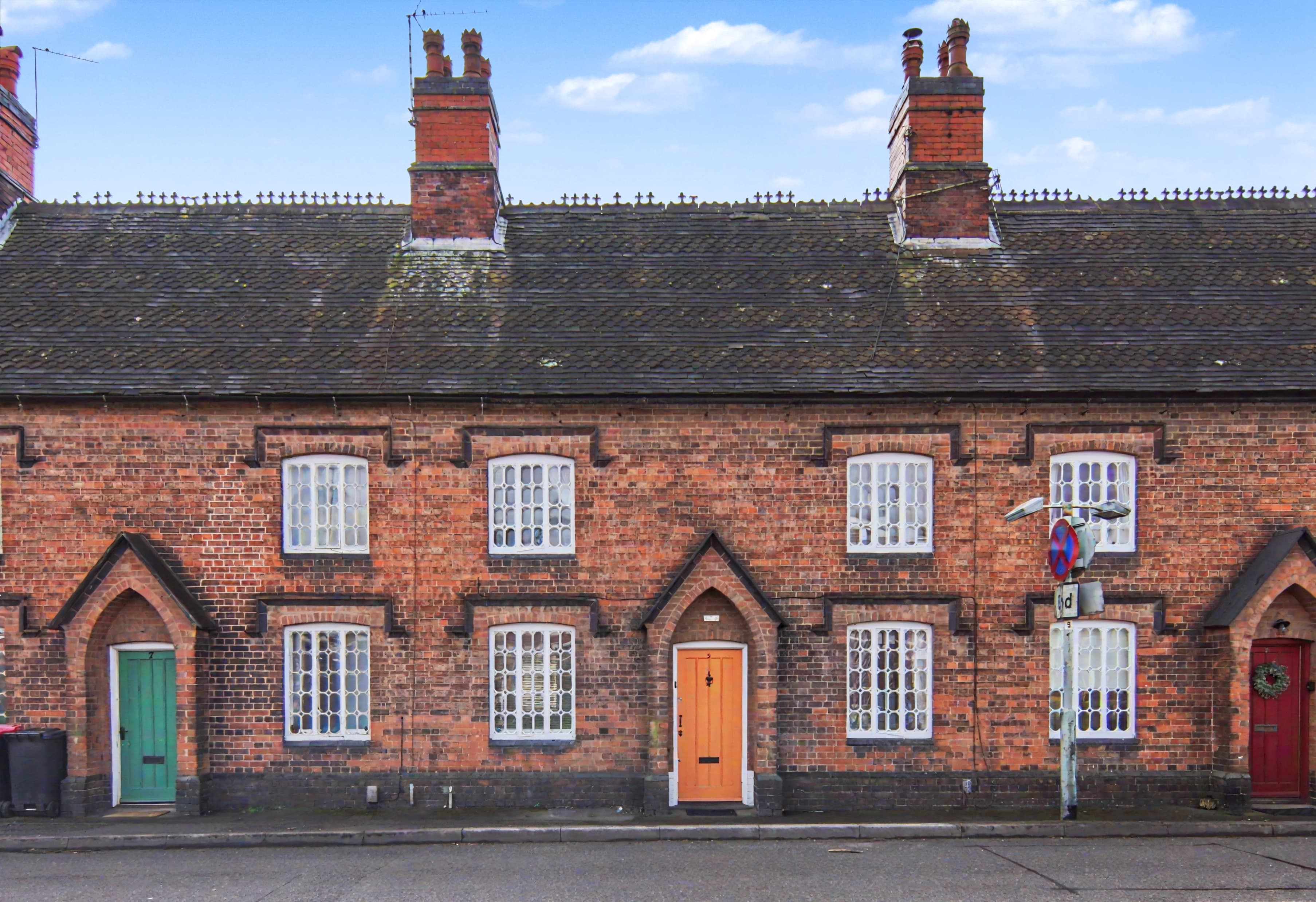 Watling Street, Mancetter, Atherstone, CV9 - photo 1 of 21