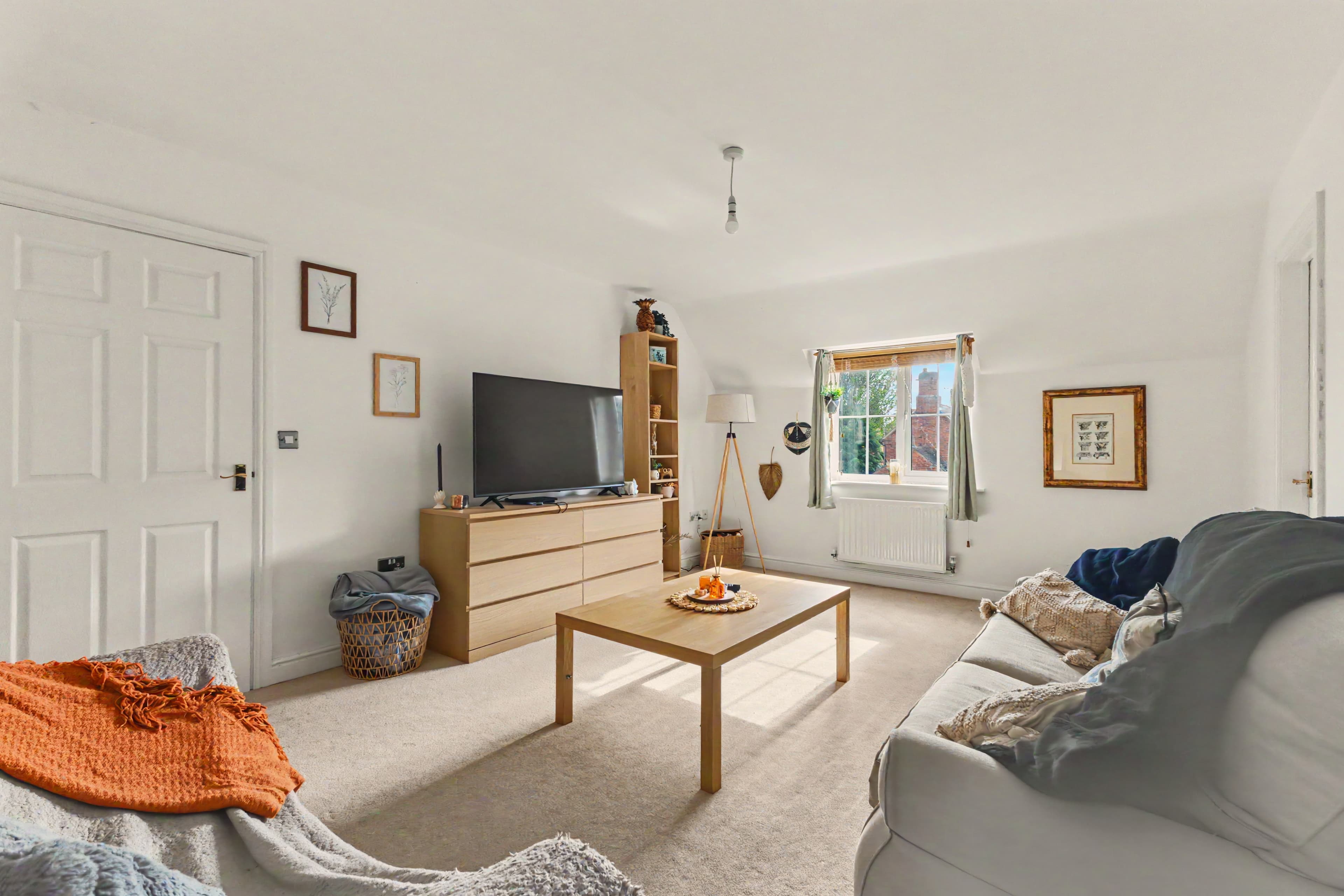 22 Huntington Court, Lowes Lane, Wellesbourne, Warwick, CV35 - photo 1 of 22