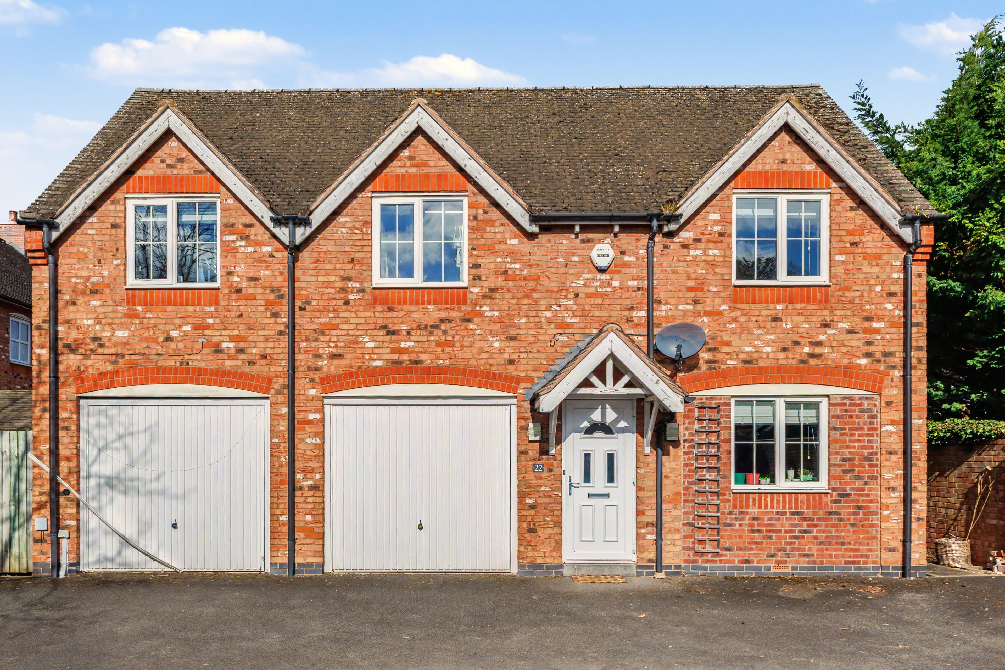 22 Huntington Court, Lowes Lane, Wellesbourne, Warwick, CV35 - photo 1 of 22