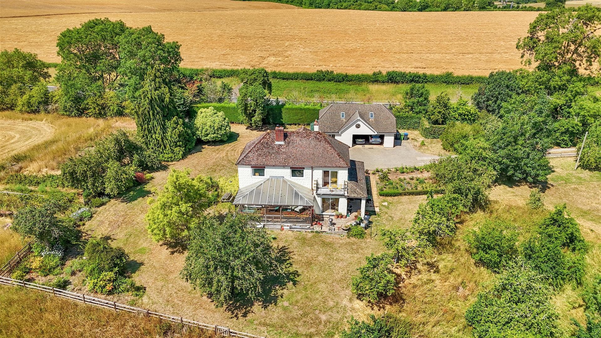 Valley Fields Farm, Warwick Road, Upper Fulbrook, Stratford-Upon-Avon, CV37 - photo 1 of 49