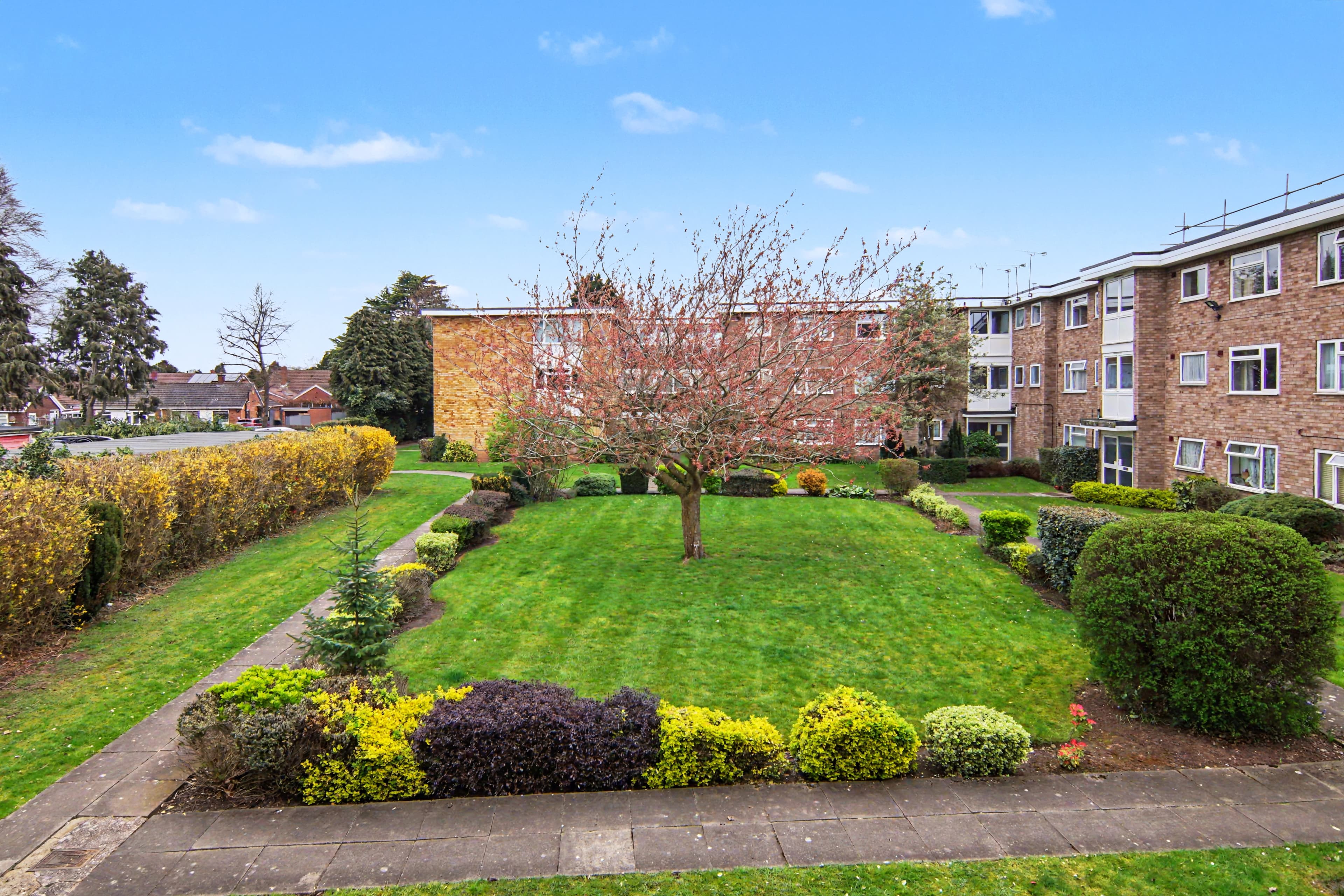 Langbay Court, Coventry, CV2 - photo 1 of 15