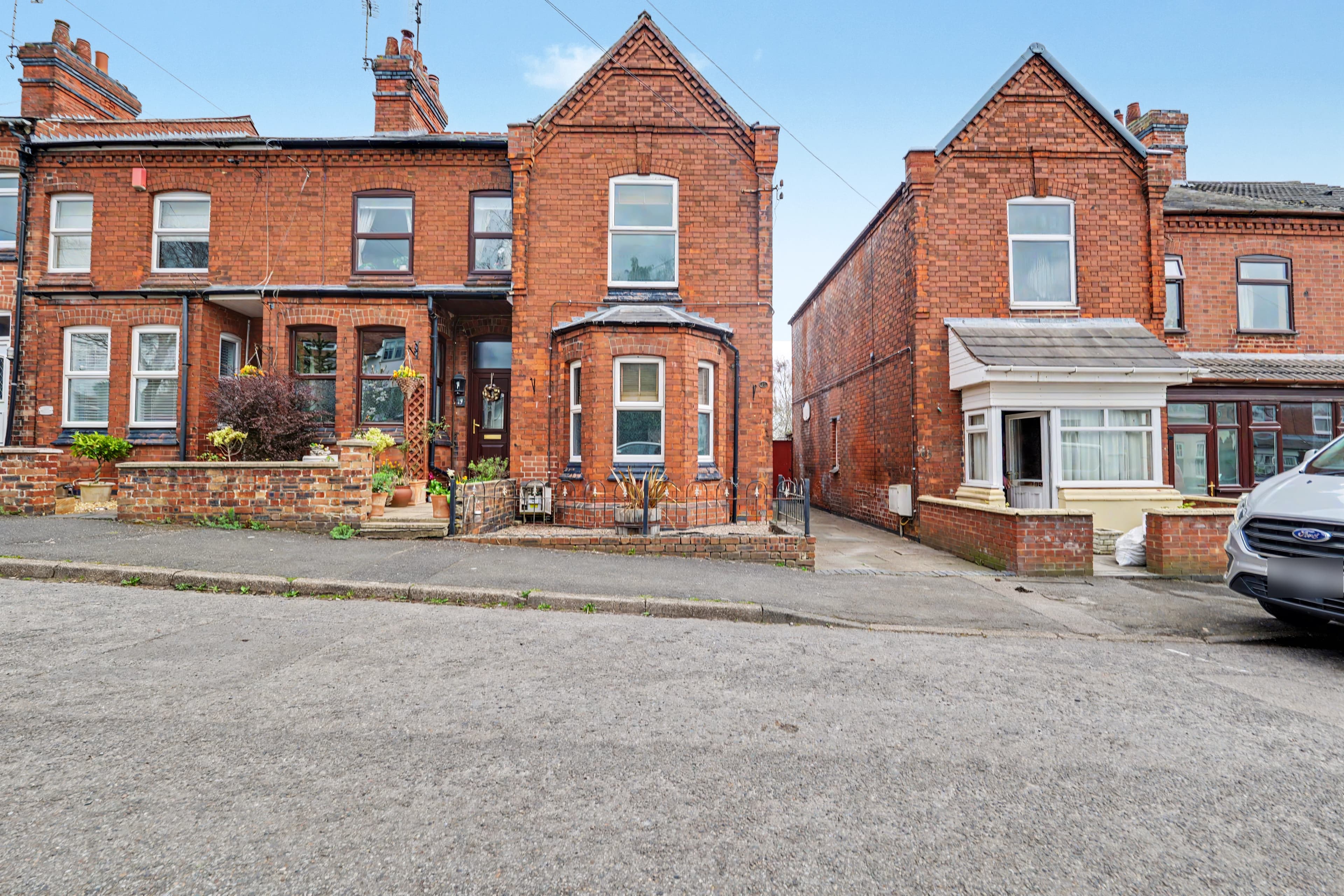 Stanleigh Road, Overseal, Swadlincote, DE12 - photo 1 of 23