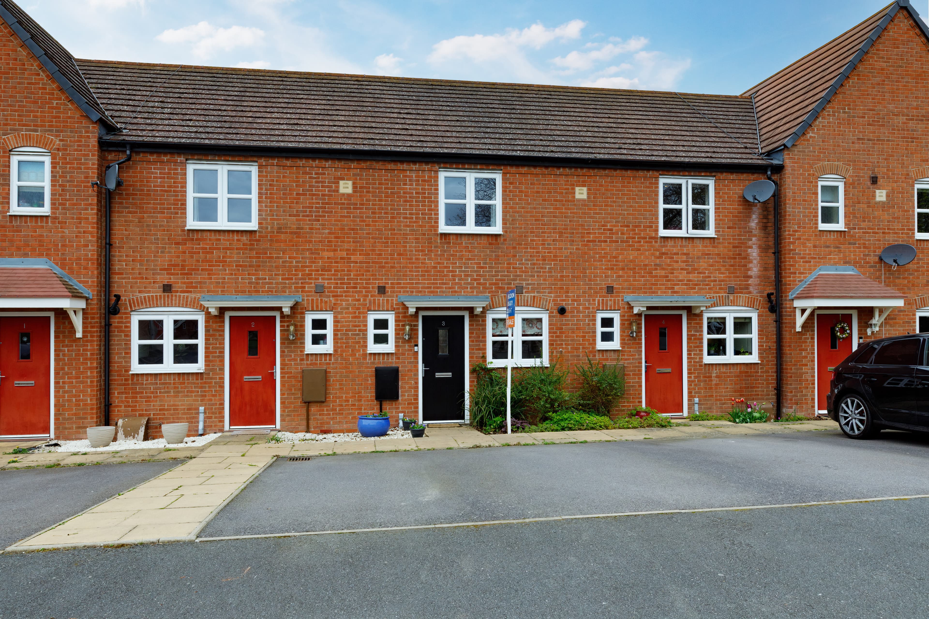 Albert Close, Meon Vale, Stratford-Upon-Avon, CV37 - photo 1 of 18