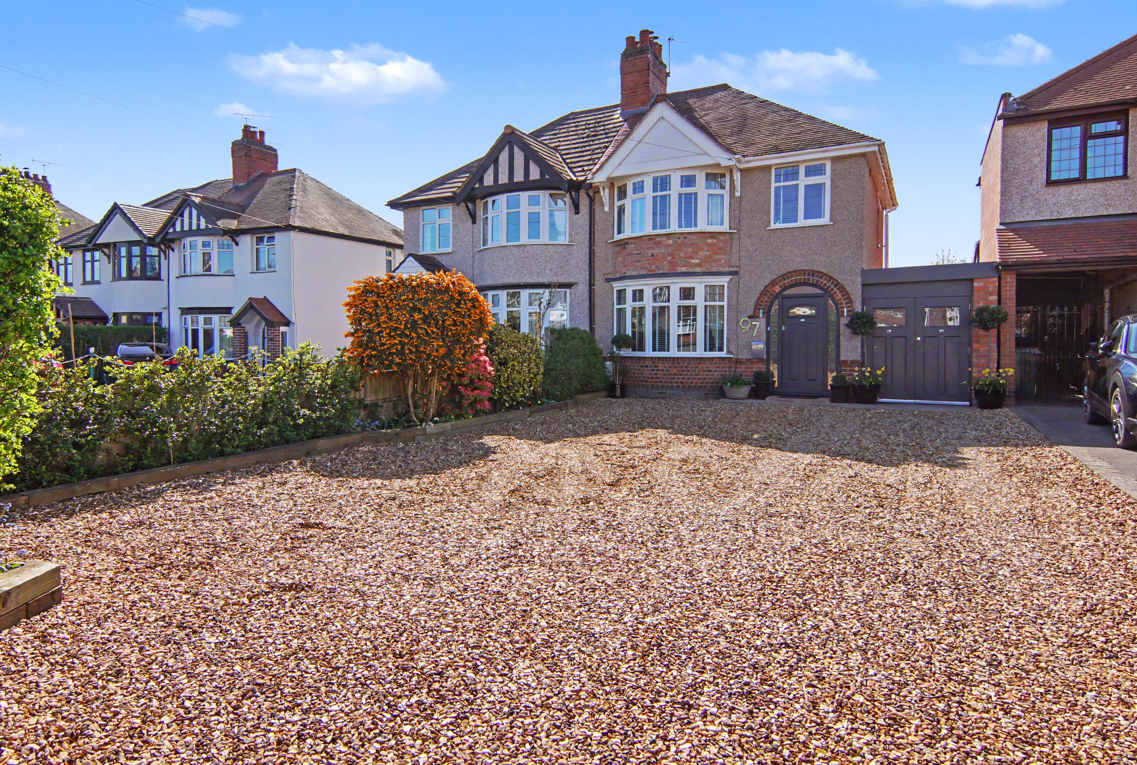 Bulkington Lane, Nuneaton, CV11 - photo 1 of 35