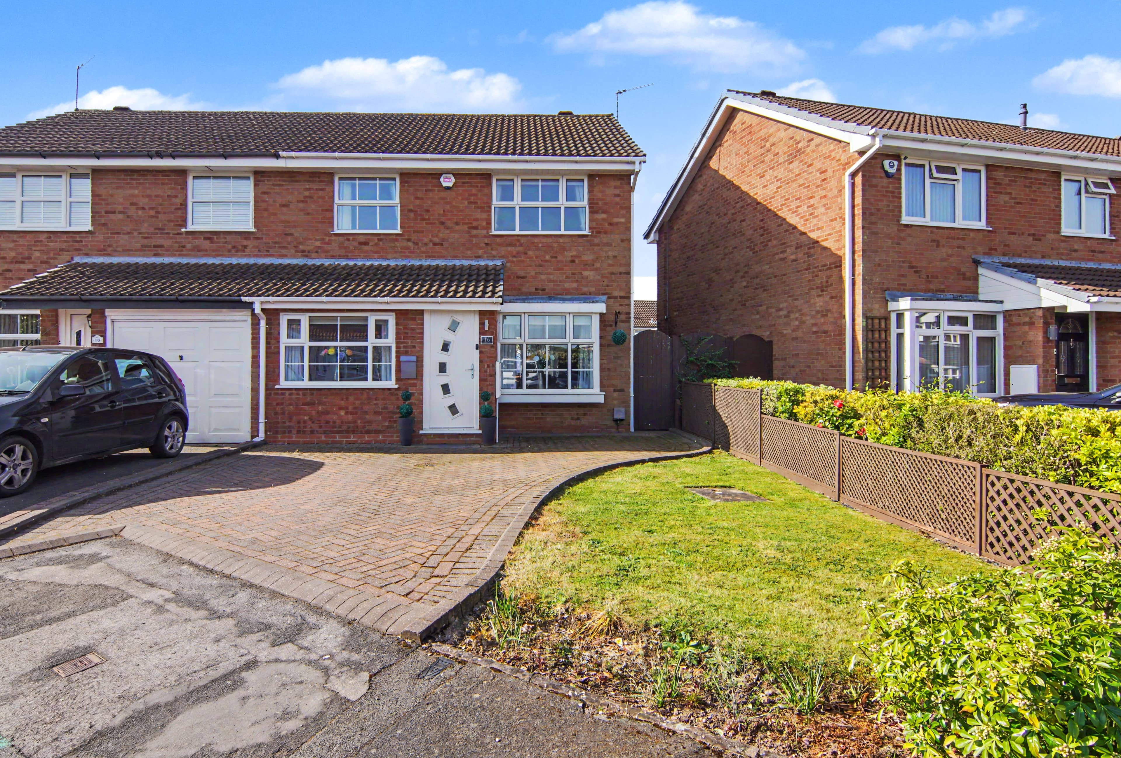 Appledore Drive, Coventry, CV5 - photo 1 of 23