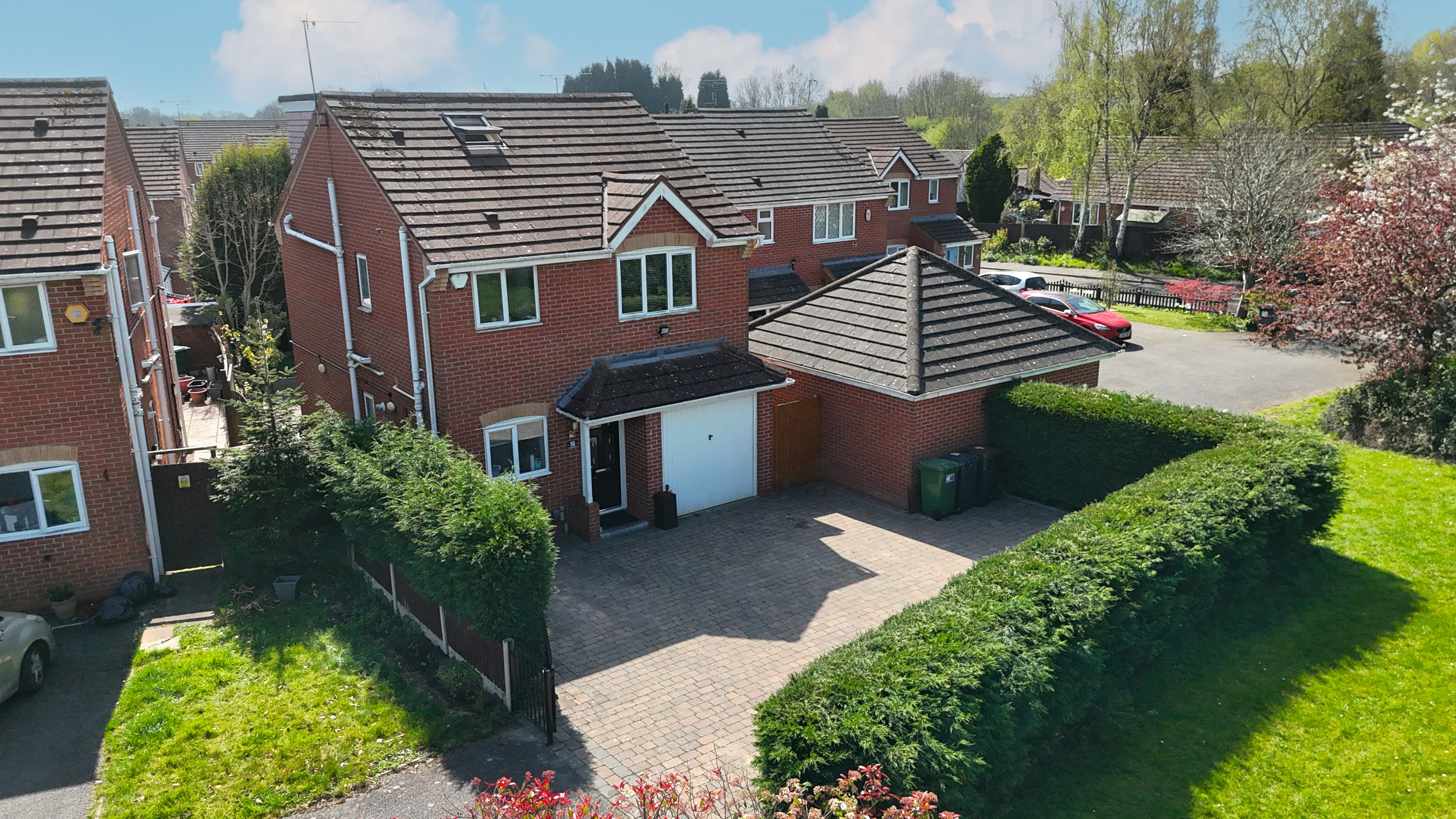Pebblebrook Way, Bedworth, CV12 - photo 1 of 27