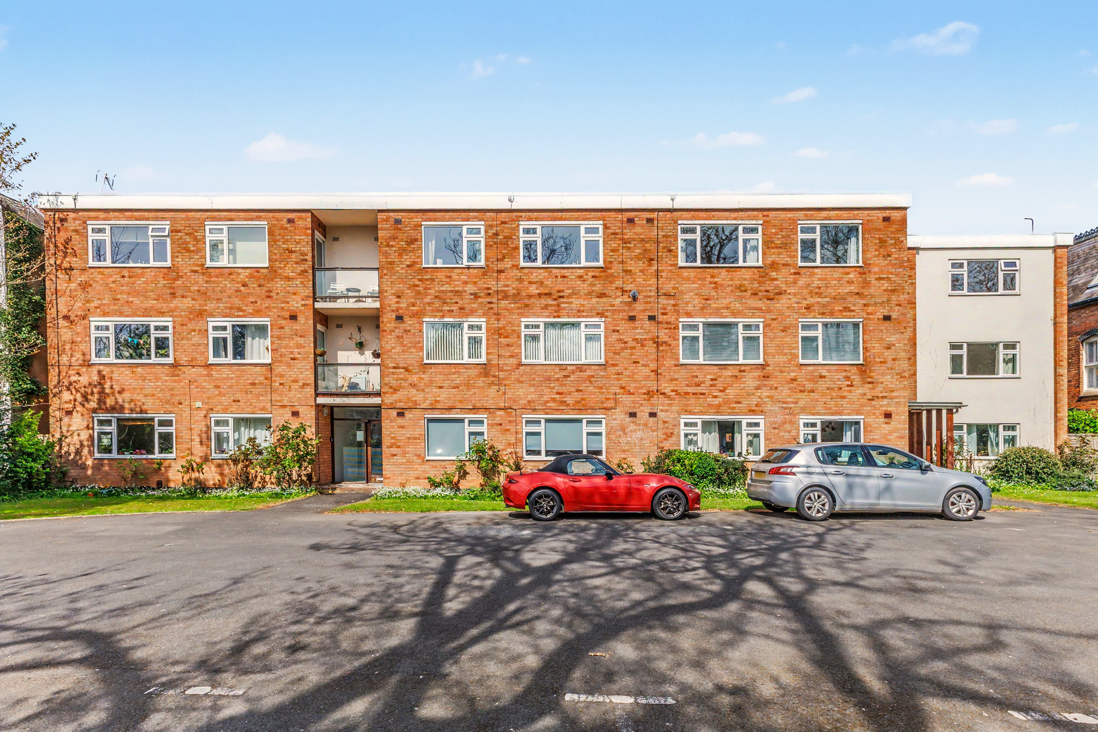 Talbot Court, Upper Holly Walk, Leamington Spa, CV32 - photo 1 of 19