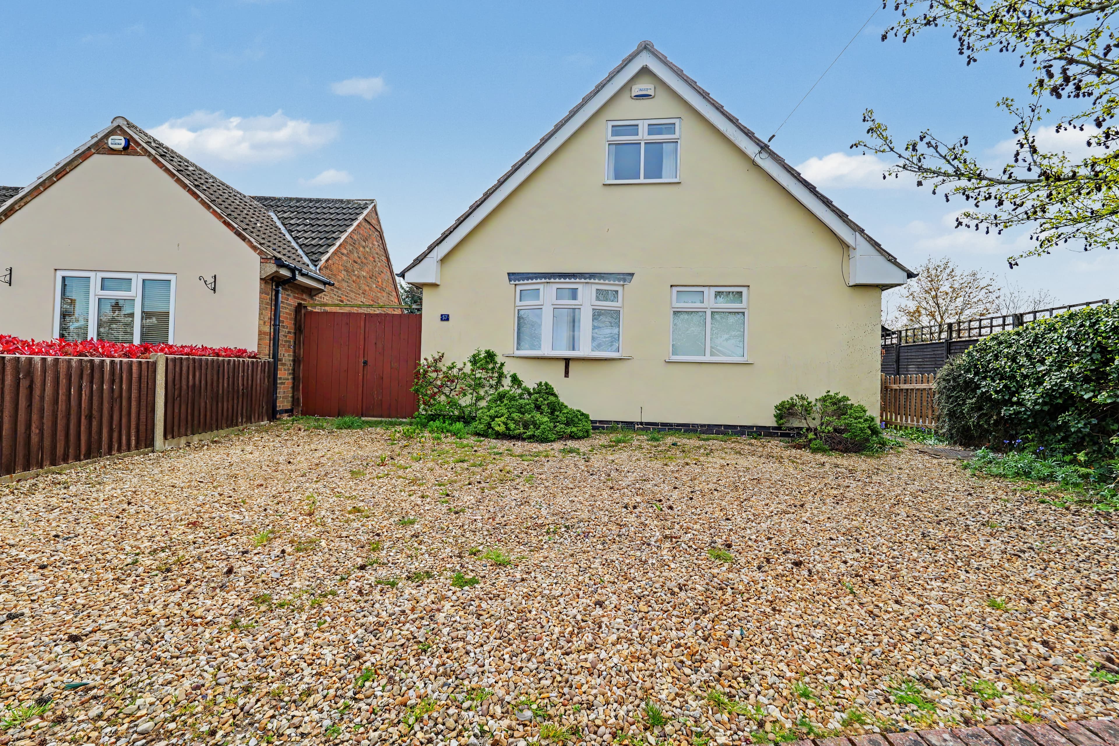 Cromwell Crescent, Market Harborough, LE16 - photo 1 of 24