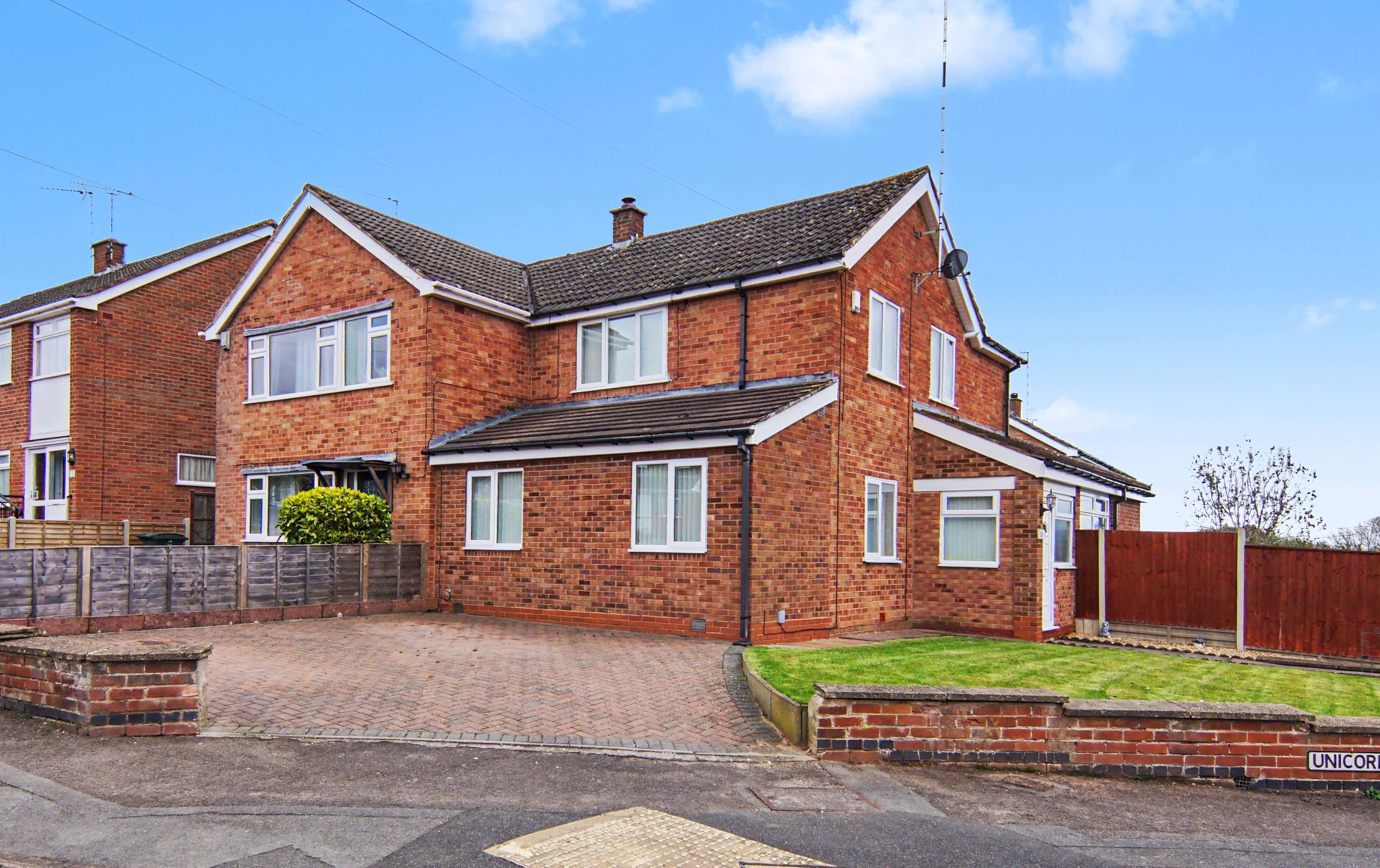 Unicorn Avenue, Coventry, CV5 - photo 1 of 31