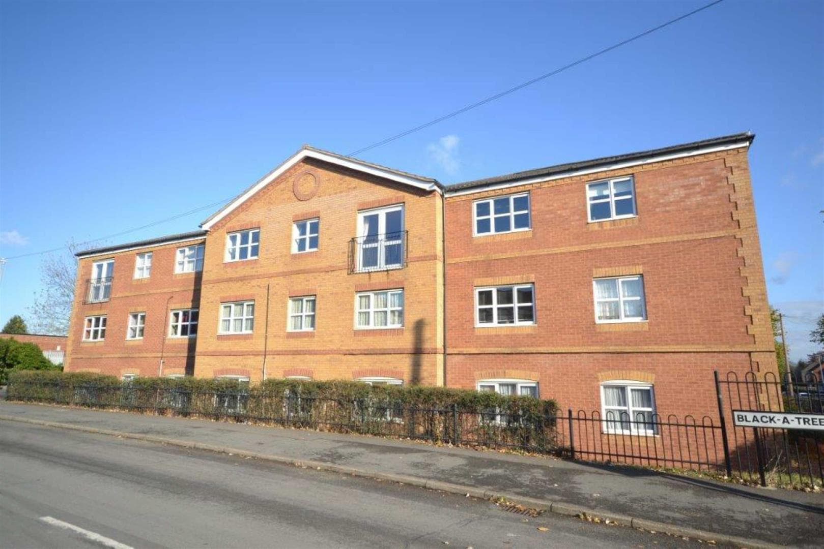 23 Vernons Mews, Black-A-Tree Road, Nuneaton, CV10 - photo 1 of 8