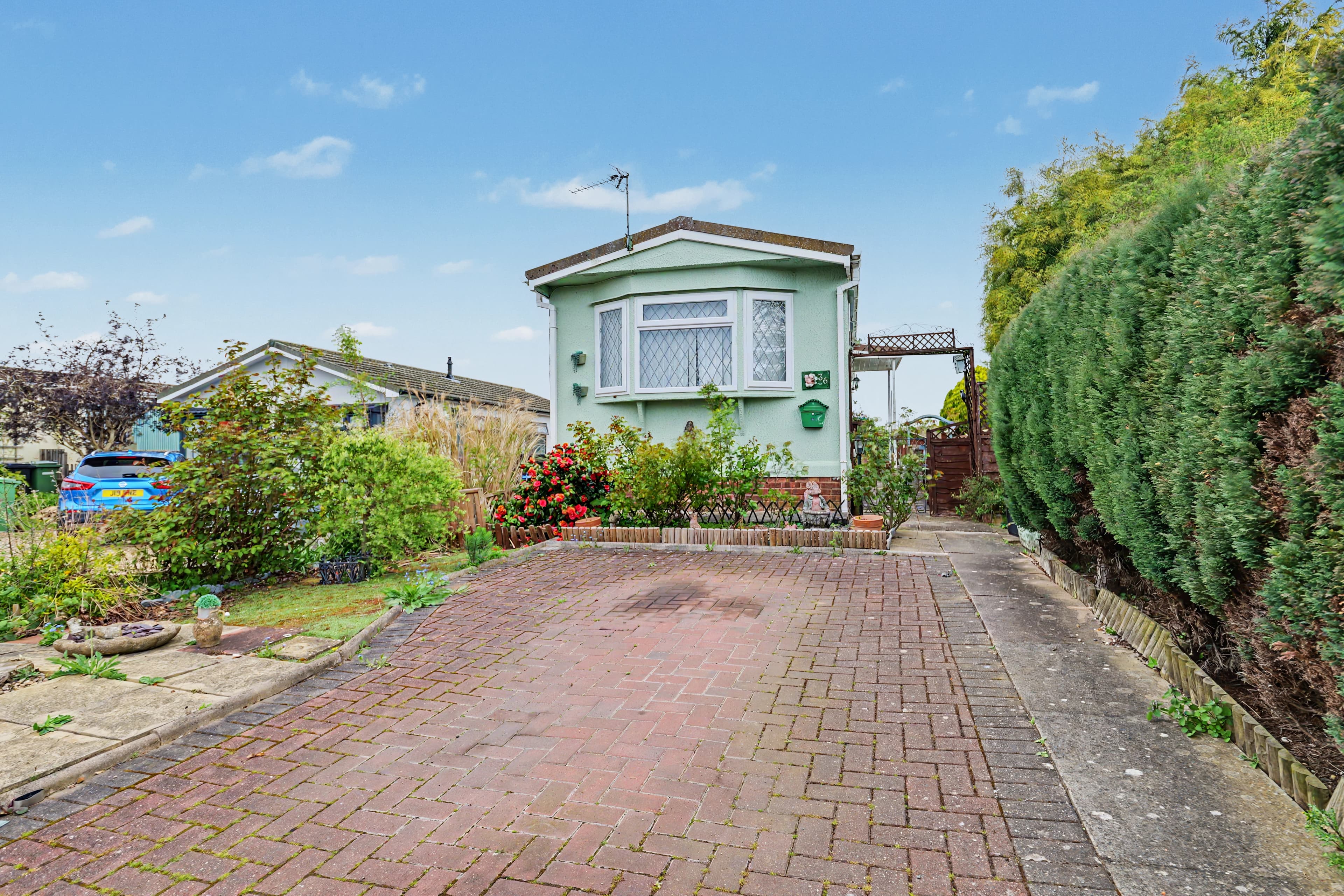 Farndon Road, Market Harborough, LE16 - photo 1 of 15