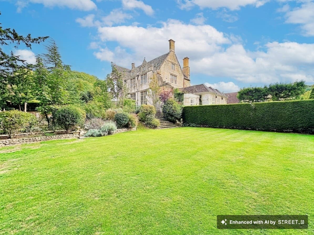 Woollas Hall, Pershore, WR10 - photo 1 of 14